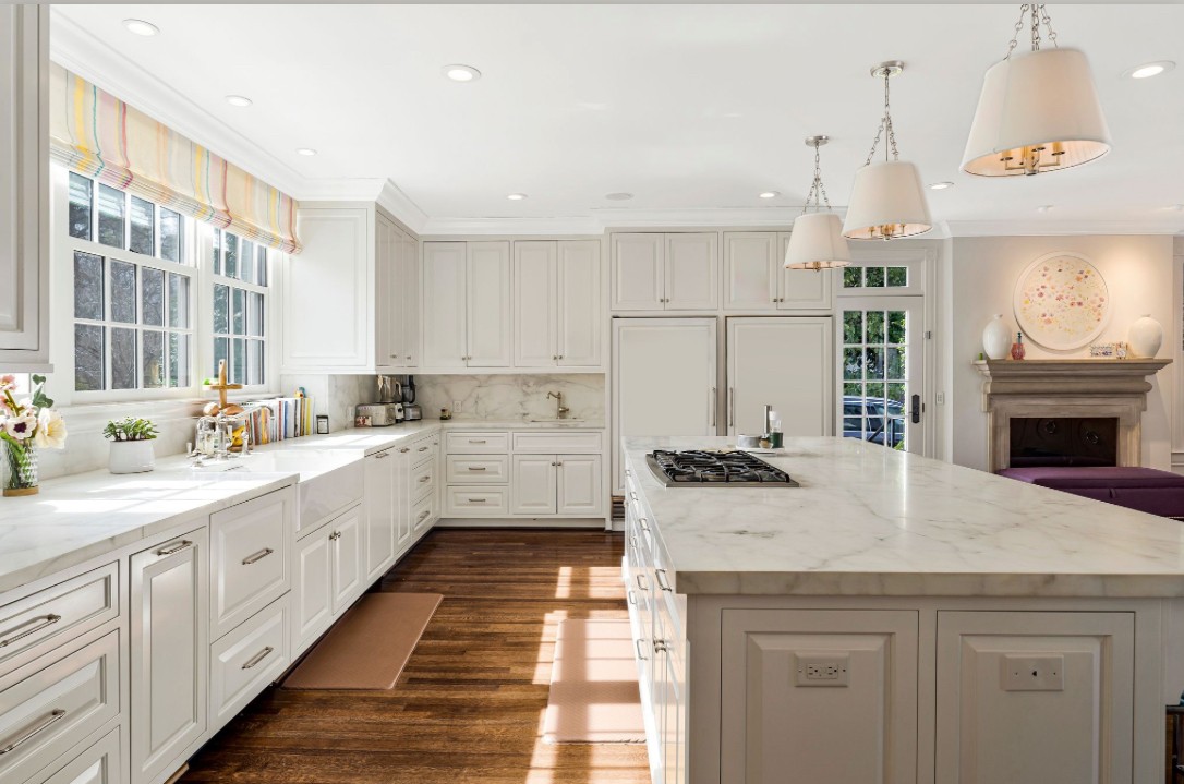 408 W Brookfield Ave