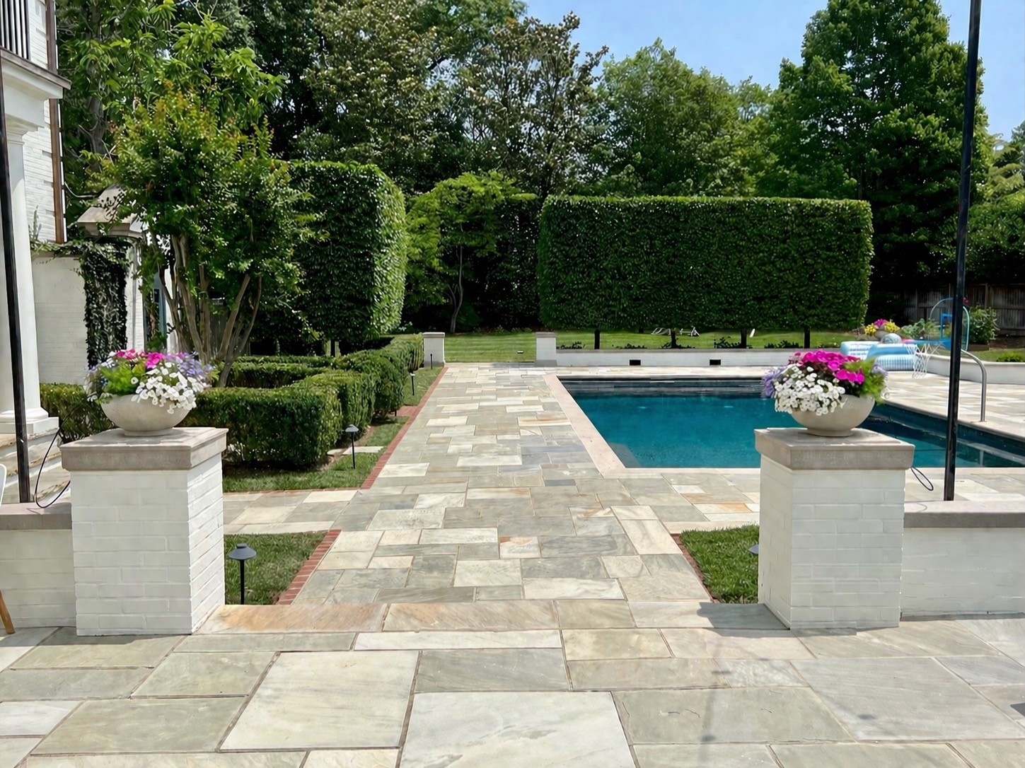 408 W Brookfield Ave