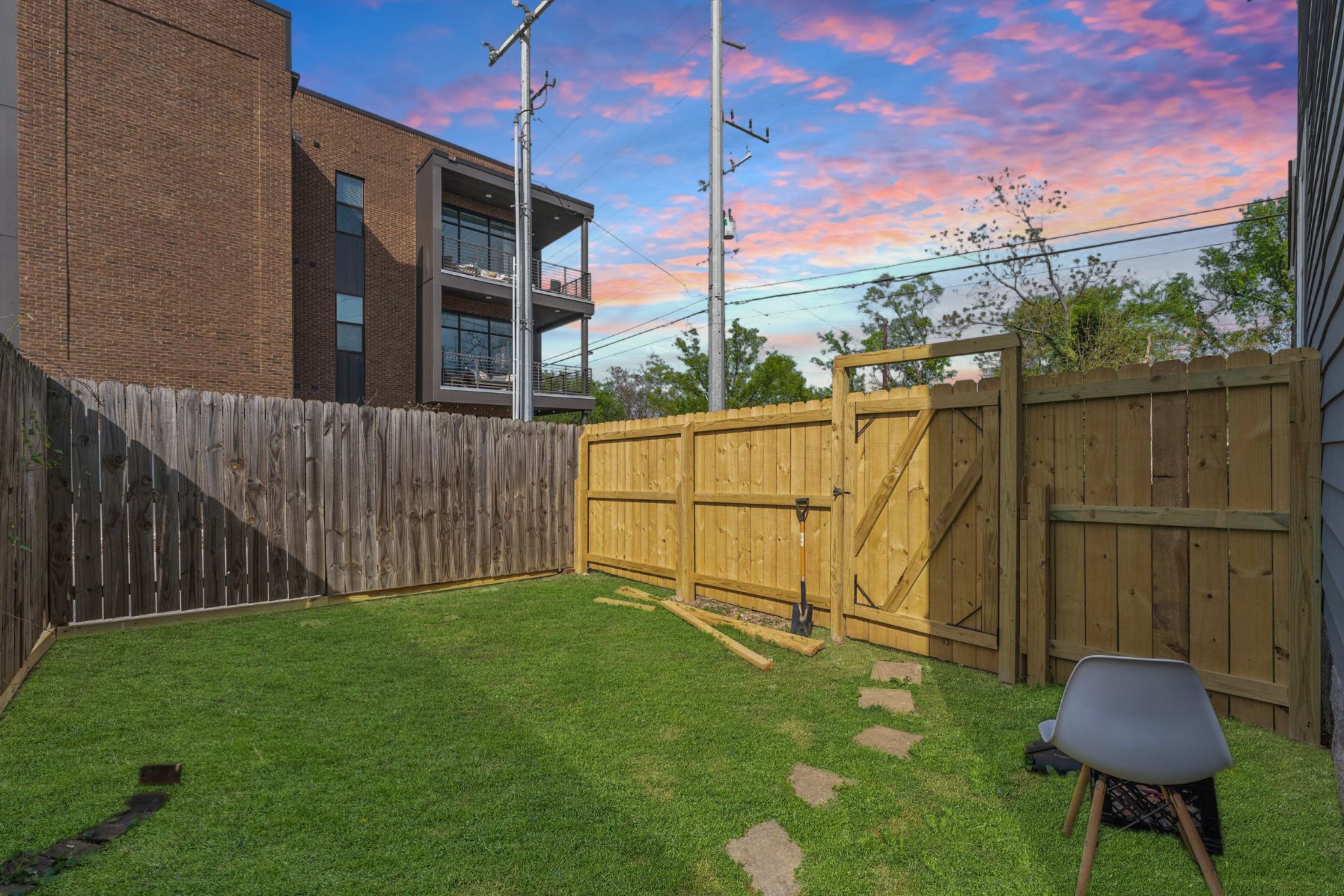 1501 Martin St