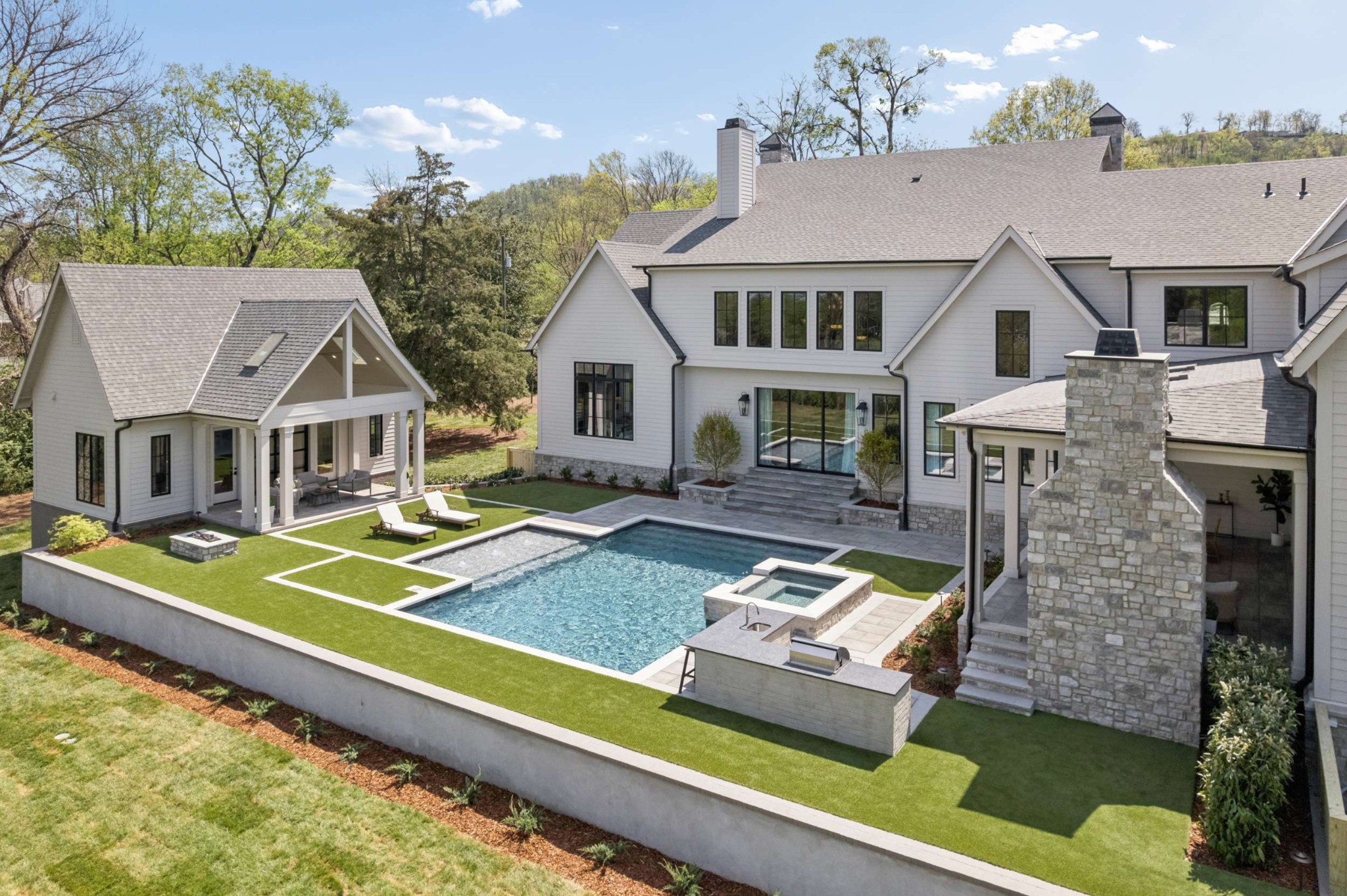 1114 Tyne Blvd