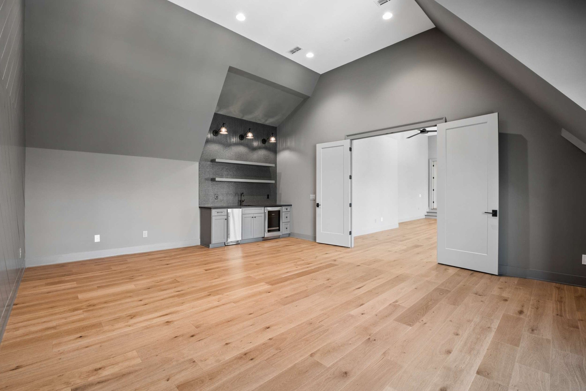 1114 Tyne Blvd