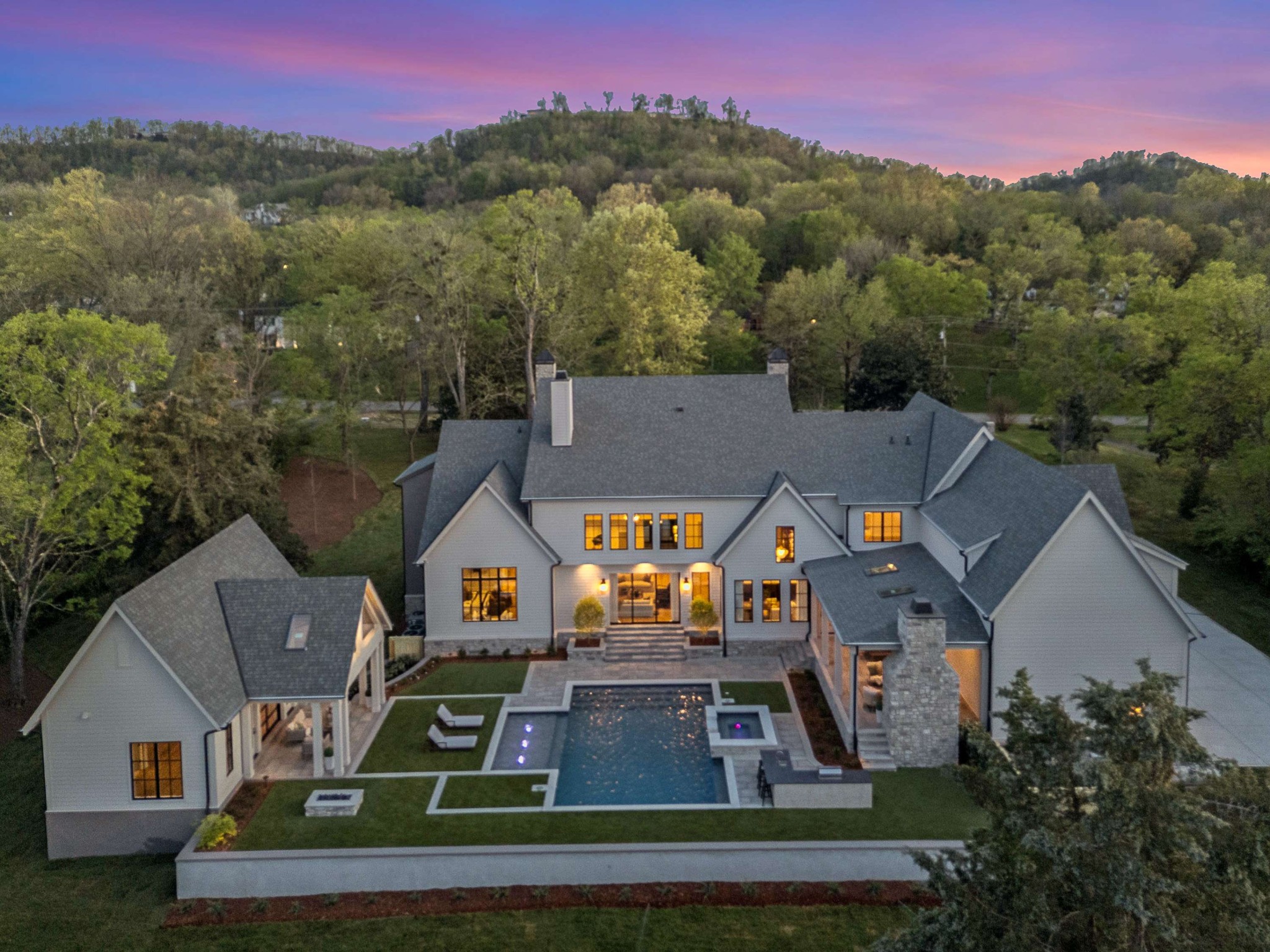 1114 Tyne Blvd
