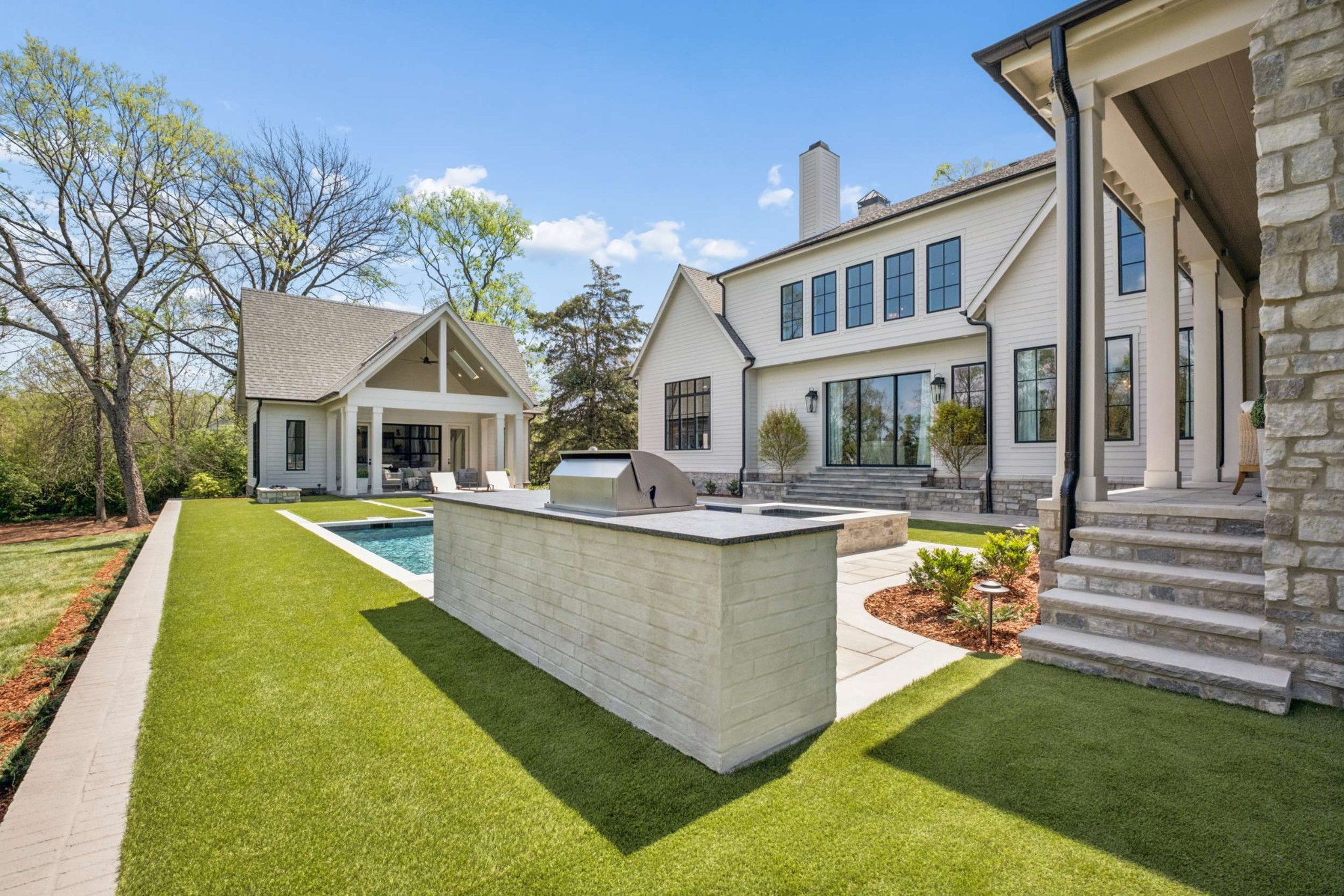 1114 Tyne Blvd