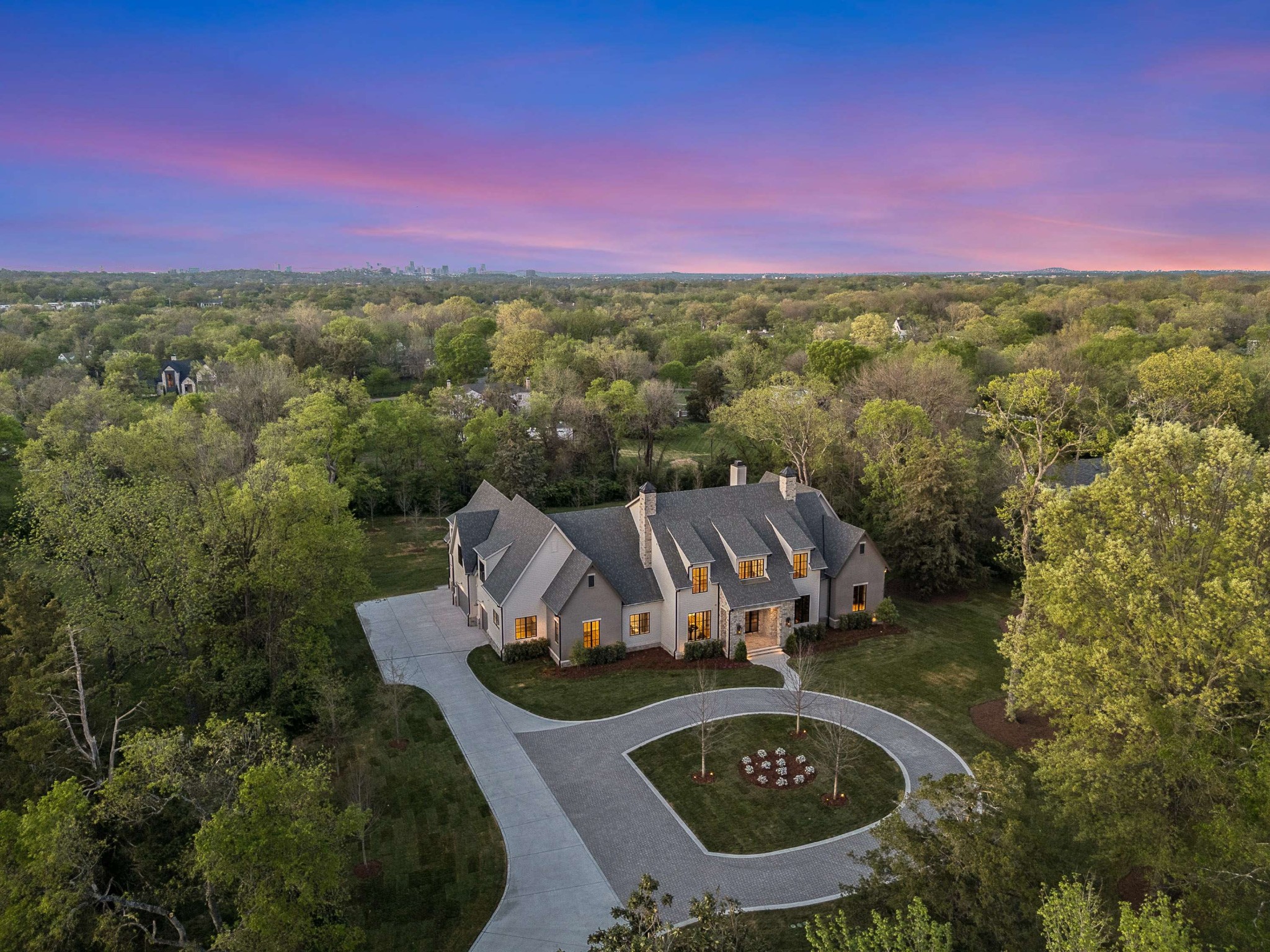 1114 Tyne Blvd