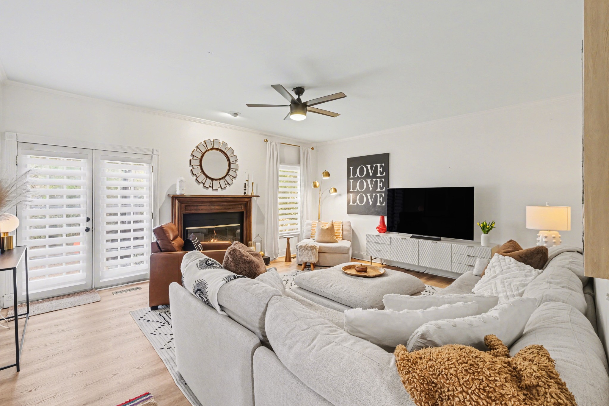 6133 Tuliptree Ln