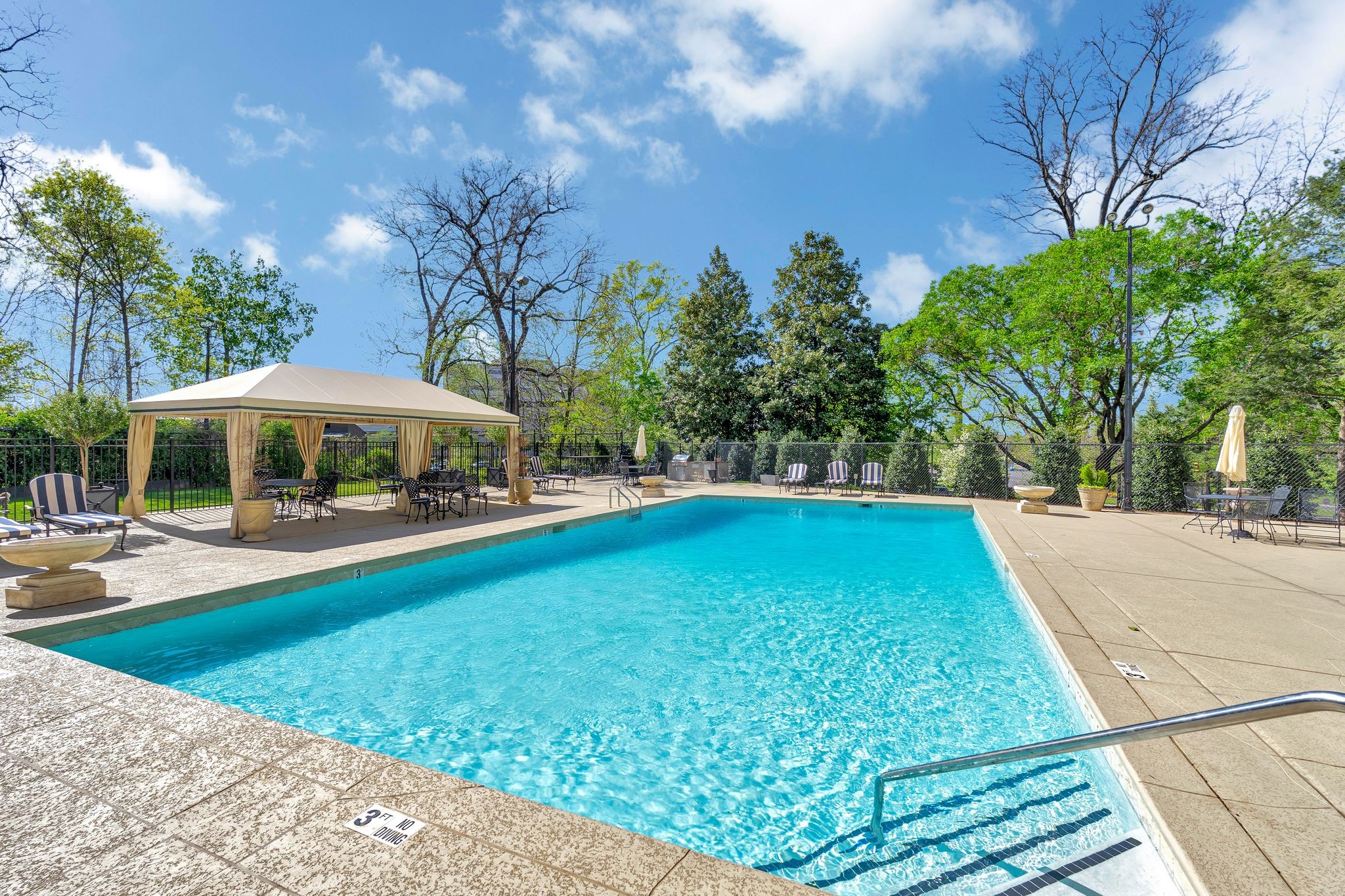 4215 Harding Pike Unit: 604