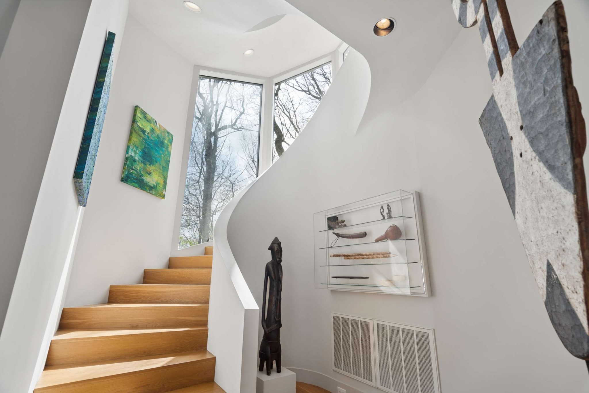 5870 Fredricksburg Dr