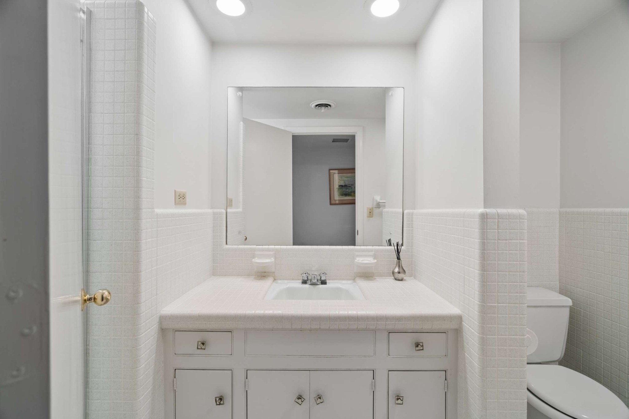 5870 Fredricksburg Dr