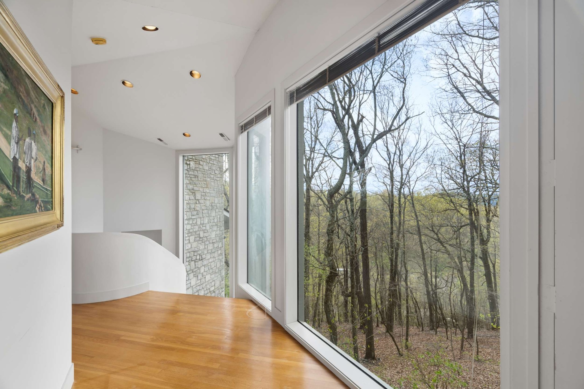 5870 Fredricksburg Dr