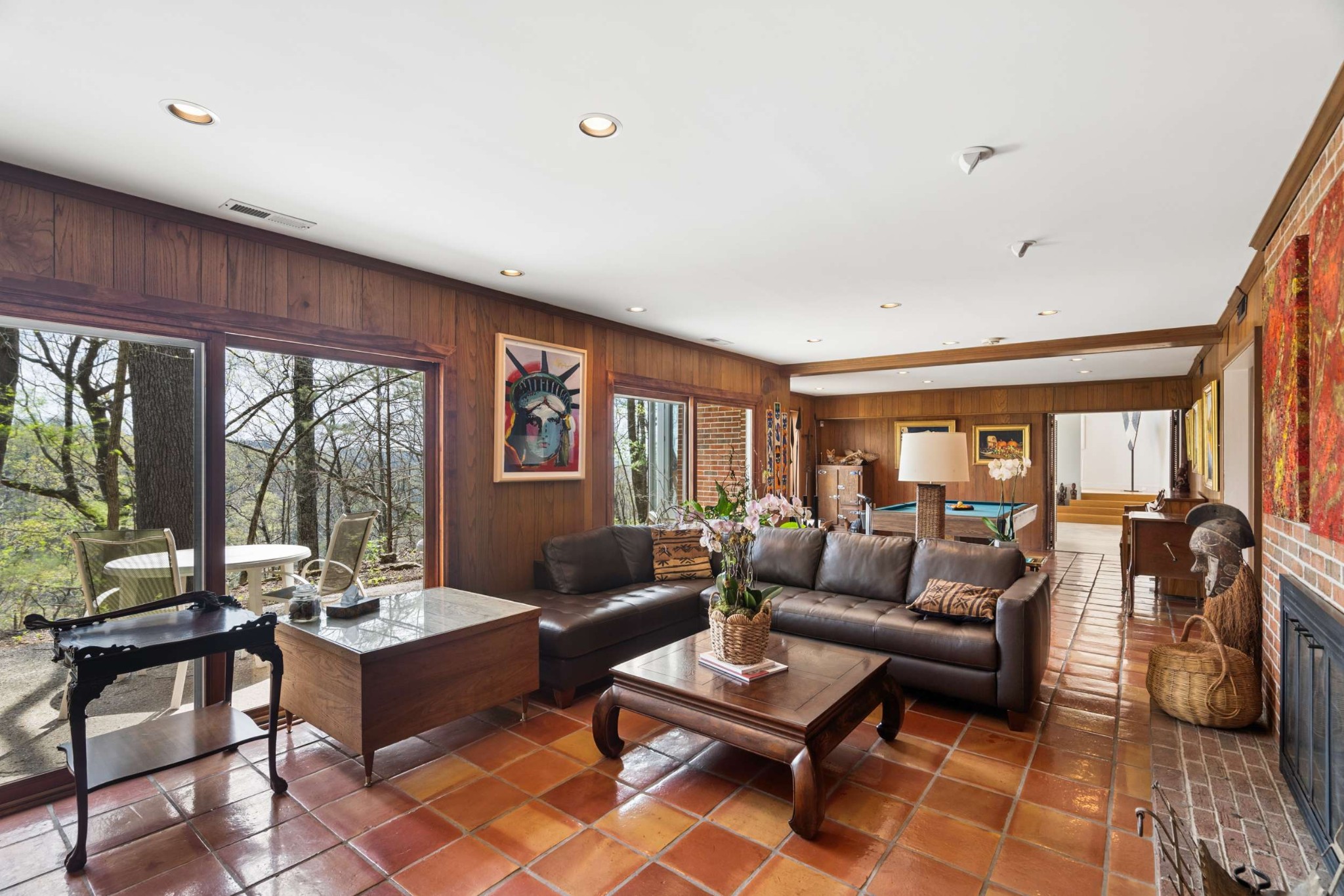 5870 Fredricksburg Dr