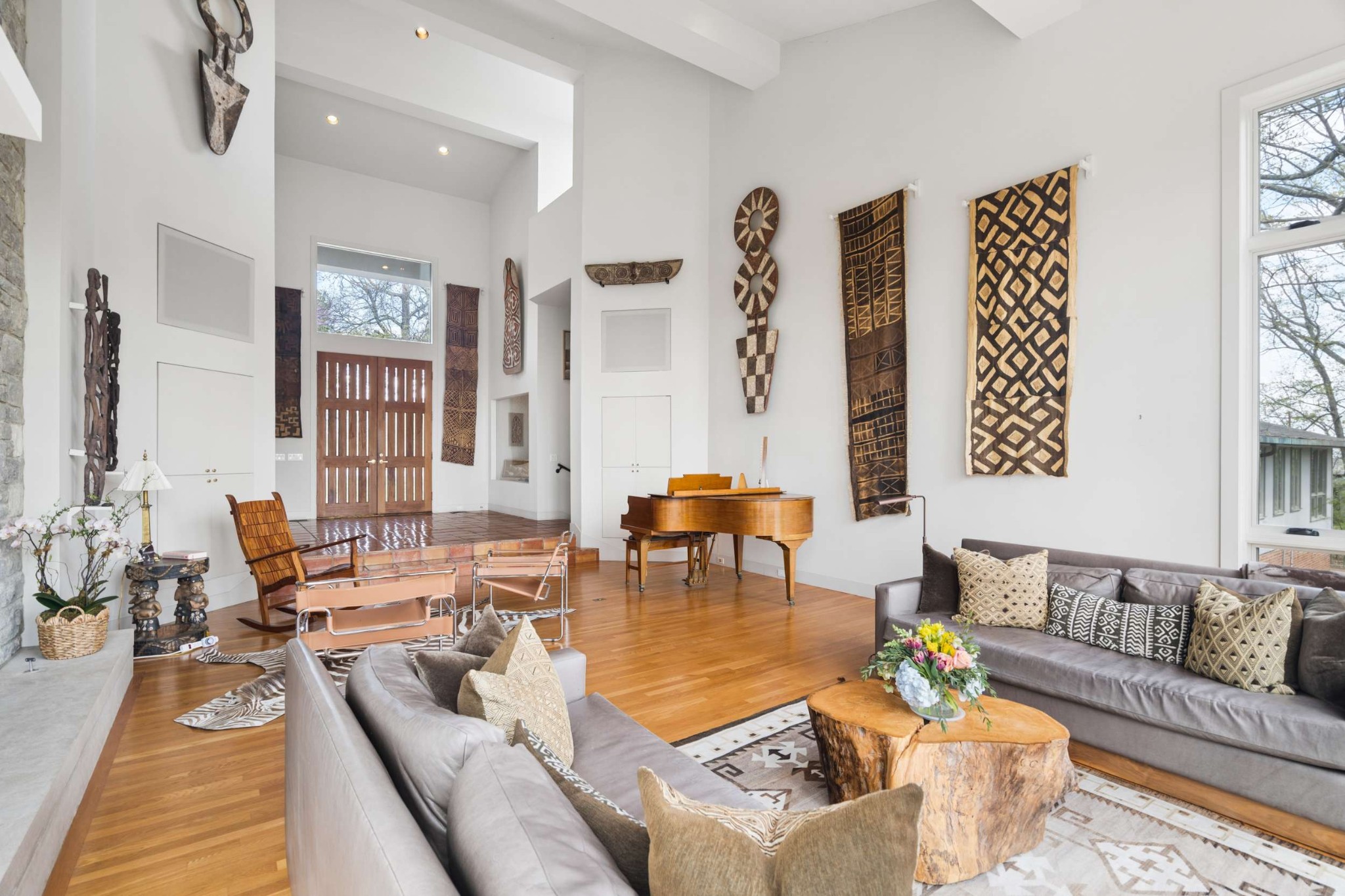 5870 Fredricksburg Dr