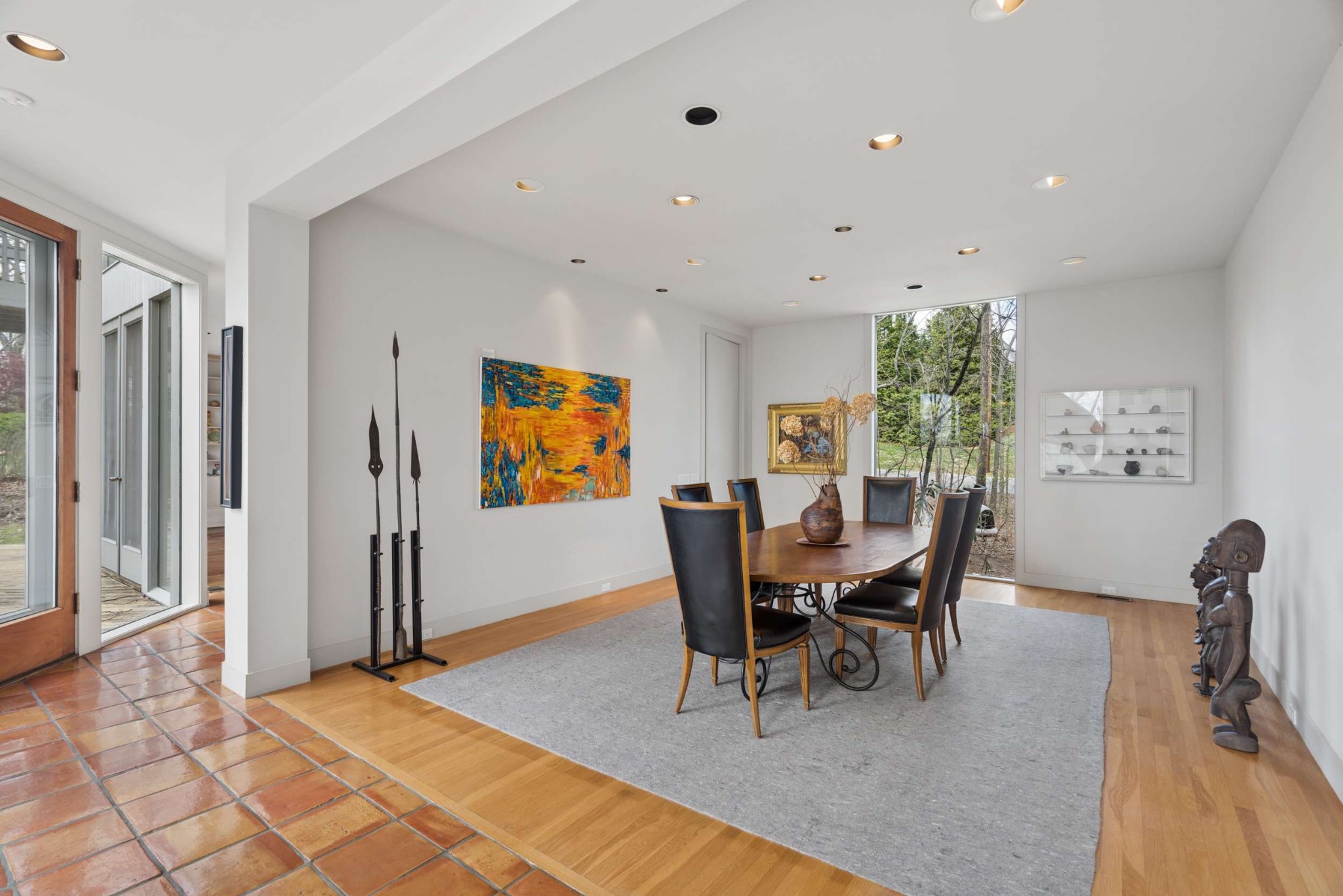 5870 Fredricksburg Dr