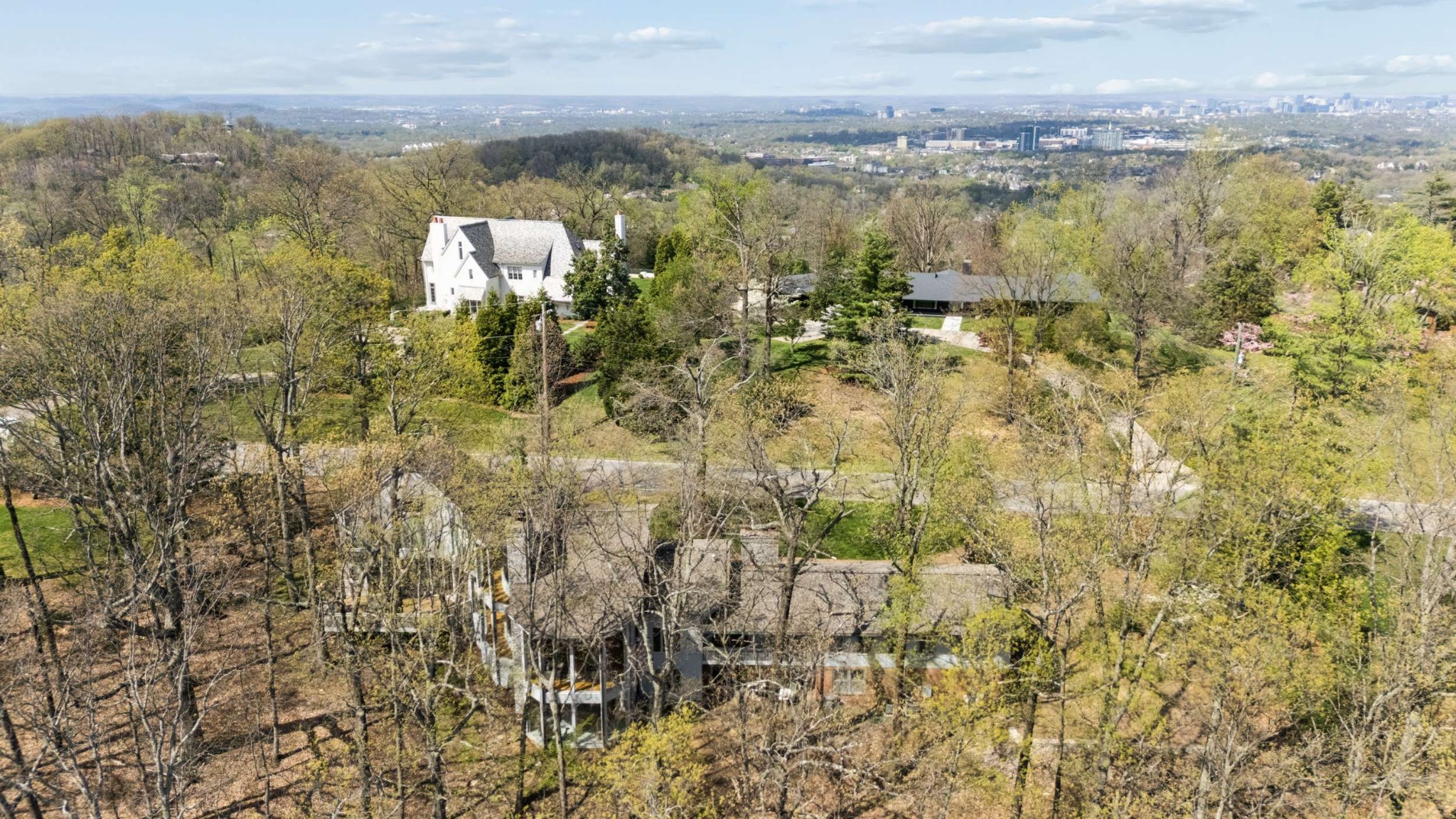 5870 Fredricksburg Dr