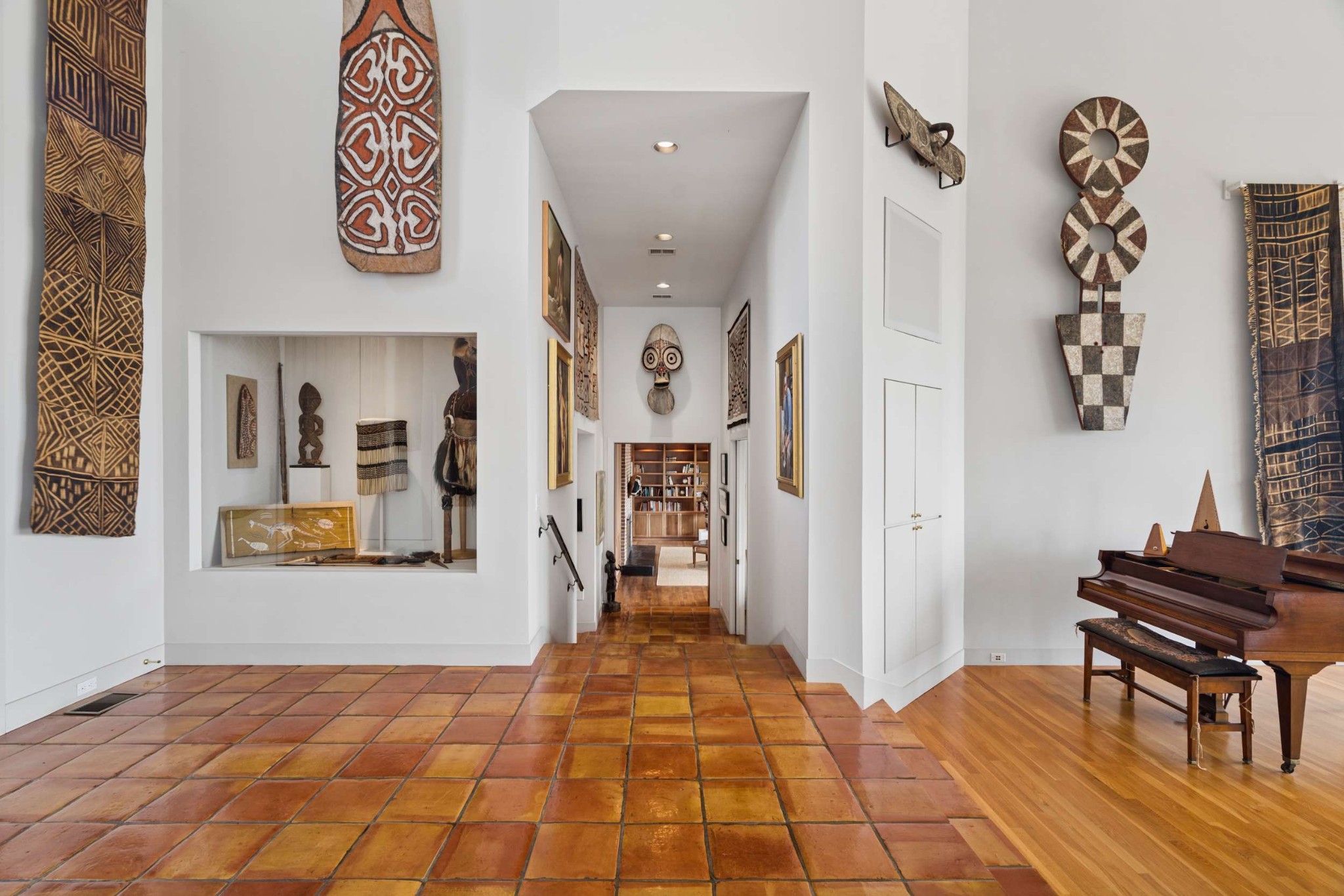 5870 Fredricksburg Dr