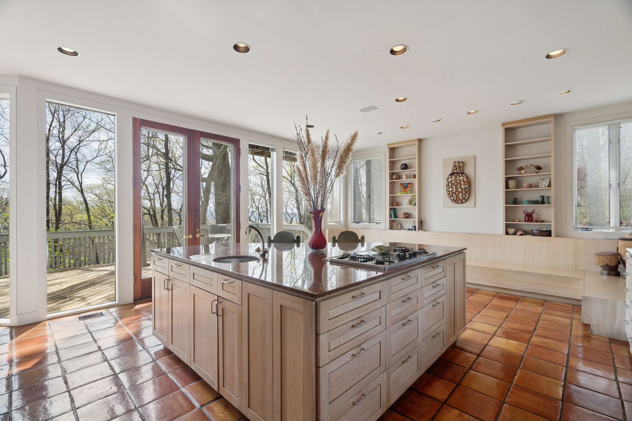 5870 Fredricksburg Dr