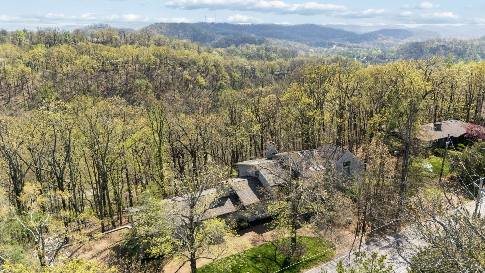 5870 Fredricksburg Dr