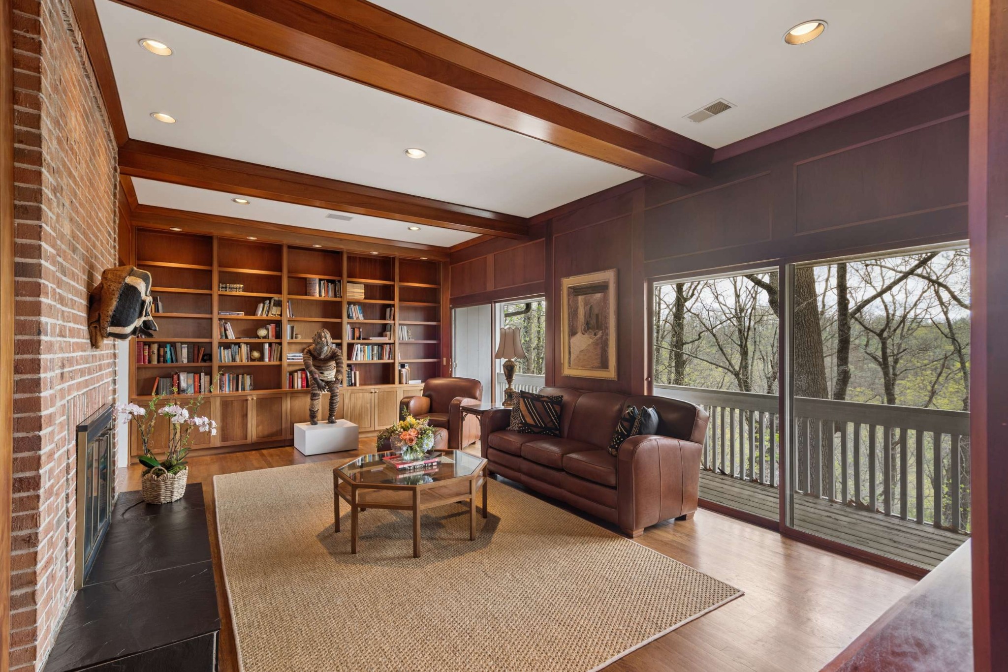 5870 Fredricksburg Dr