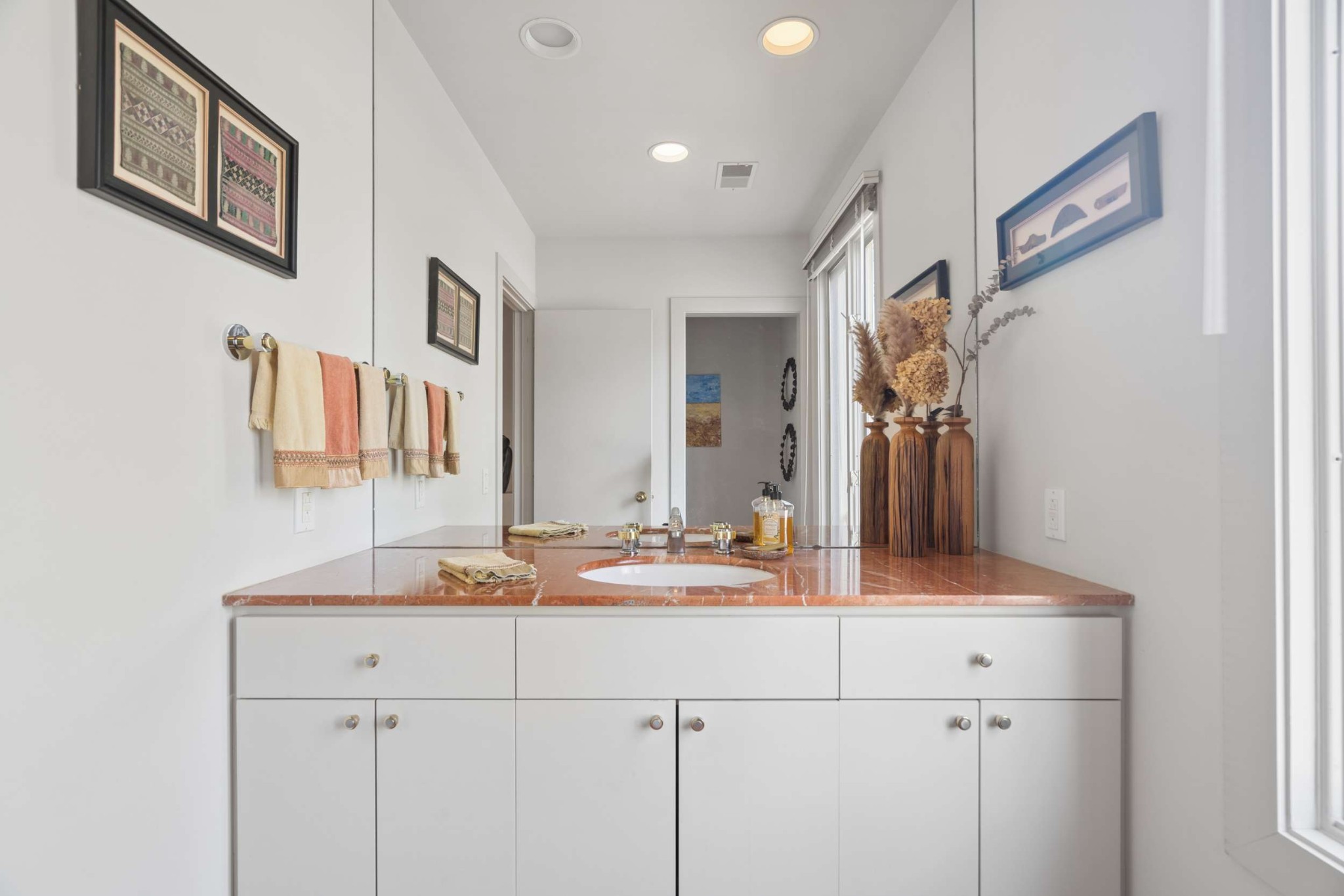 5870 Fredricksburg Dr