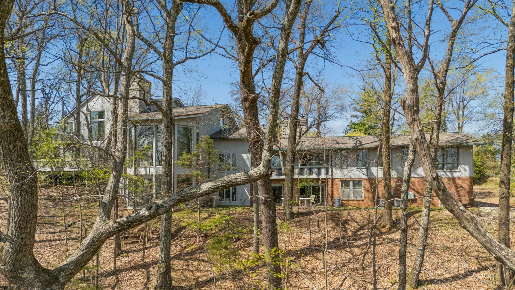 5870 Fredricksburg Dr