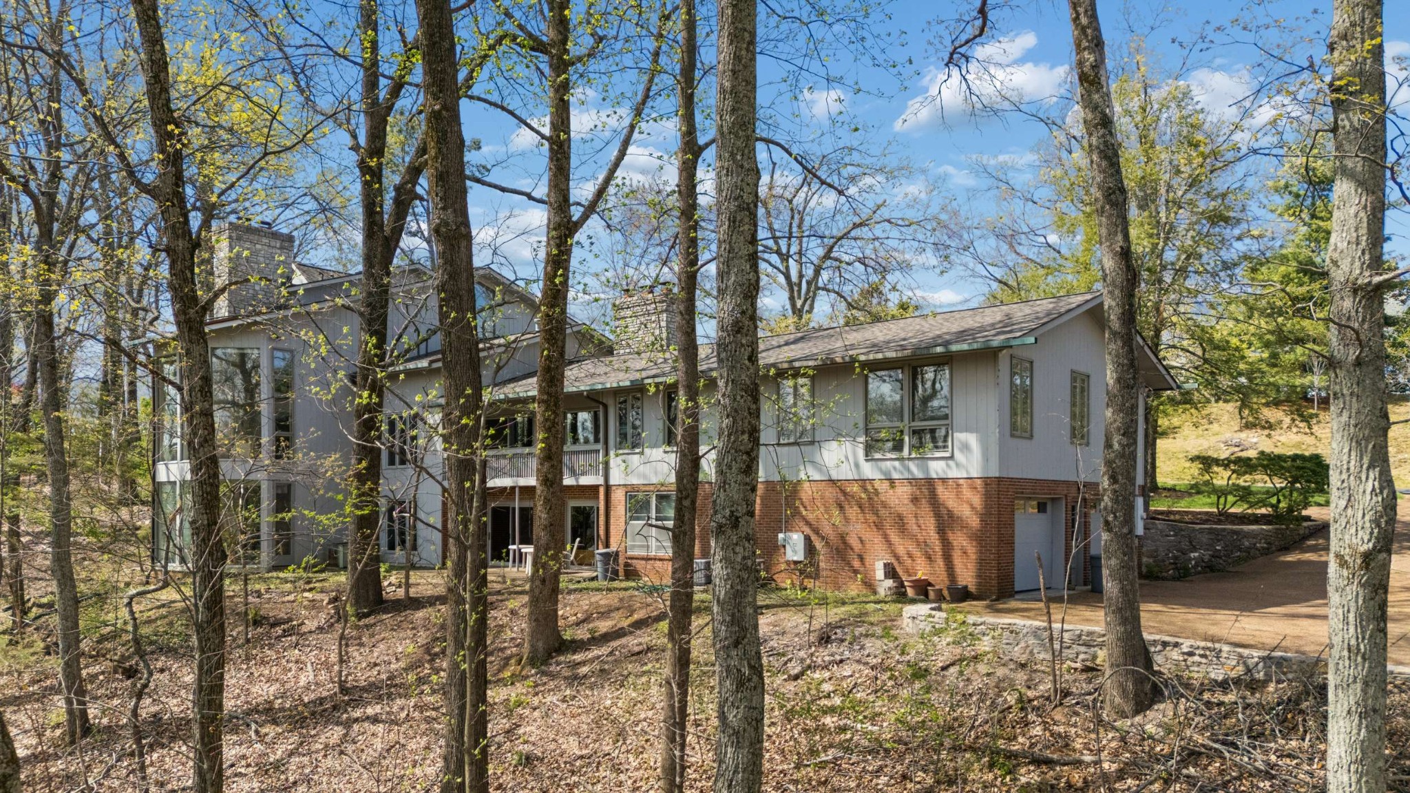 5870 Fredricksburg Dr