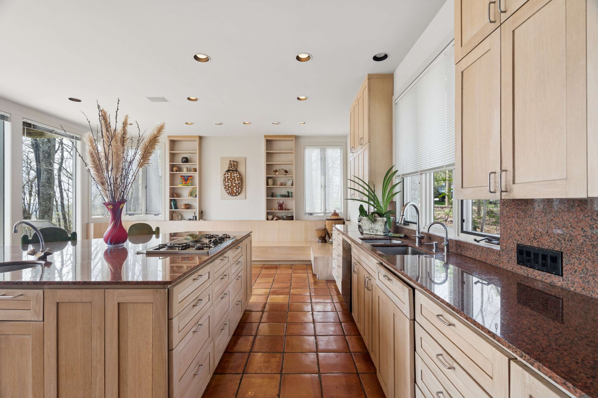 5870 Fredricksburg Dr