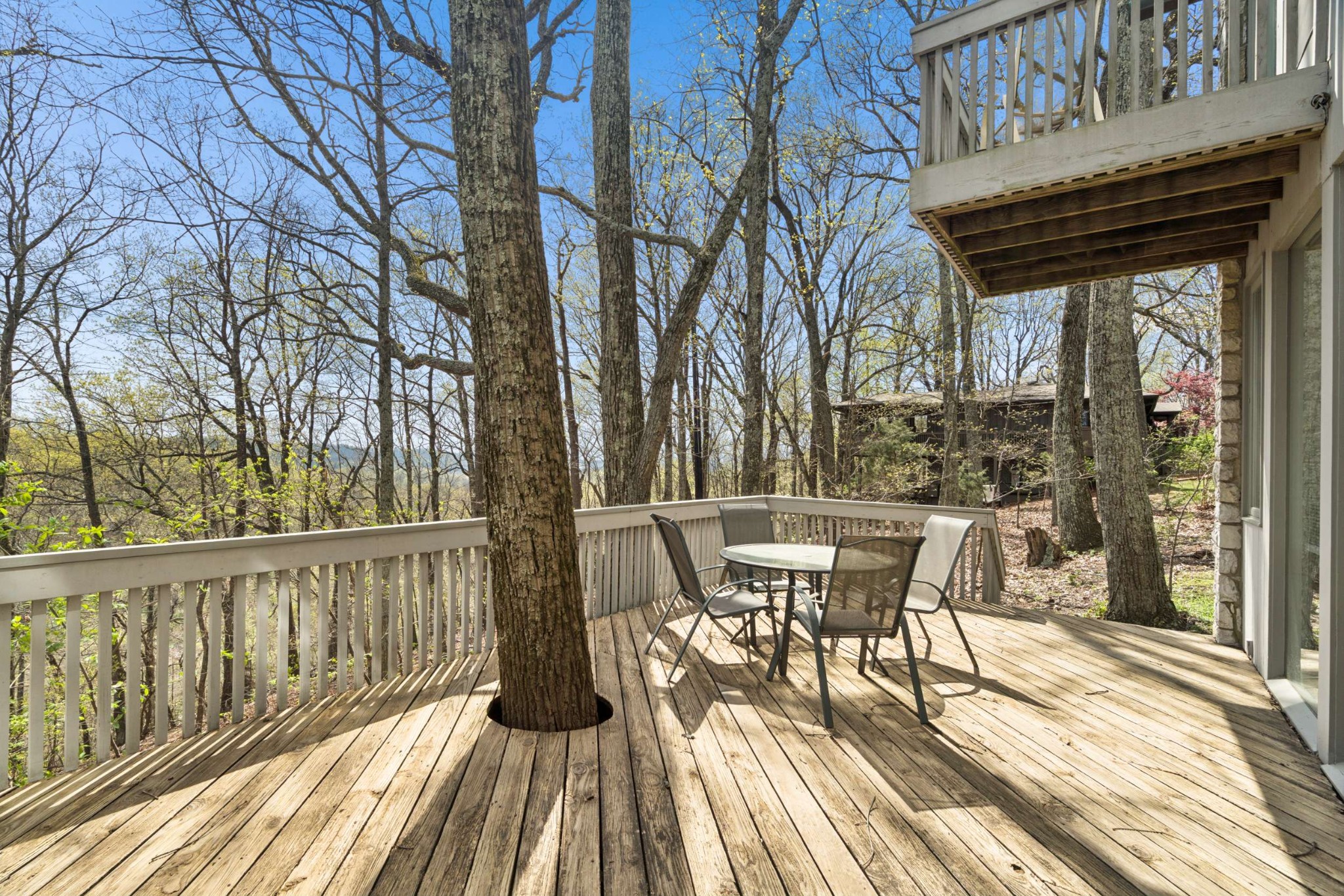 5870 Fredricksburg Dr