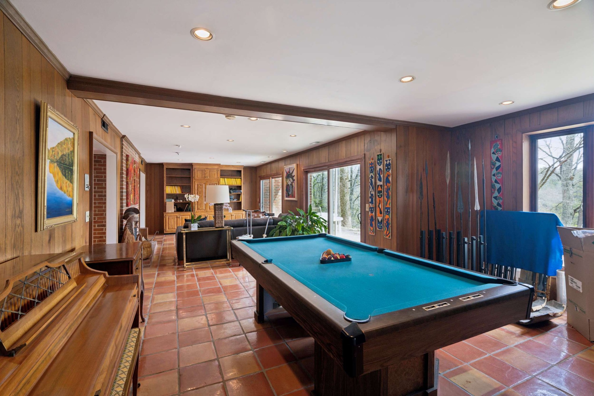 5870 Fredricksburg Dr