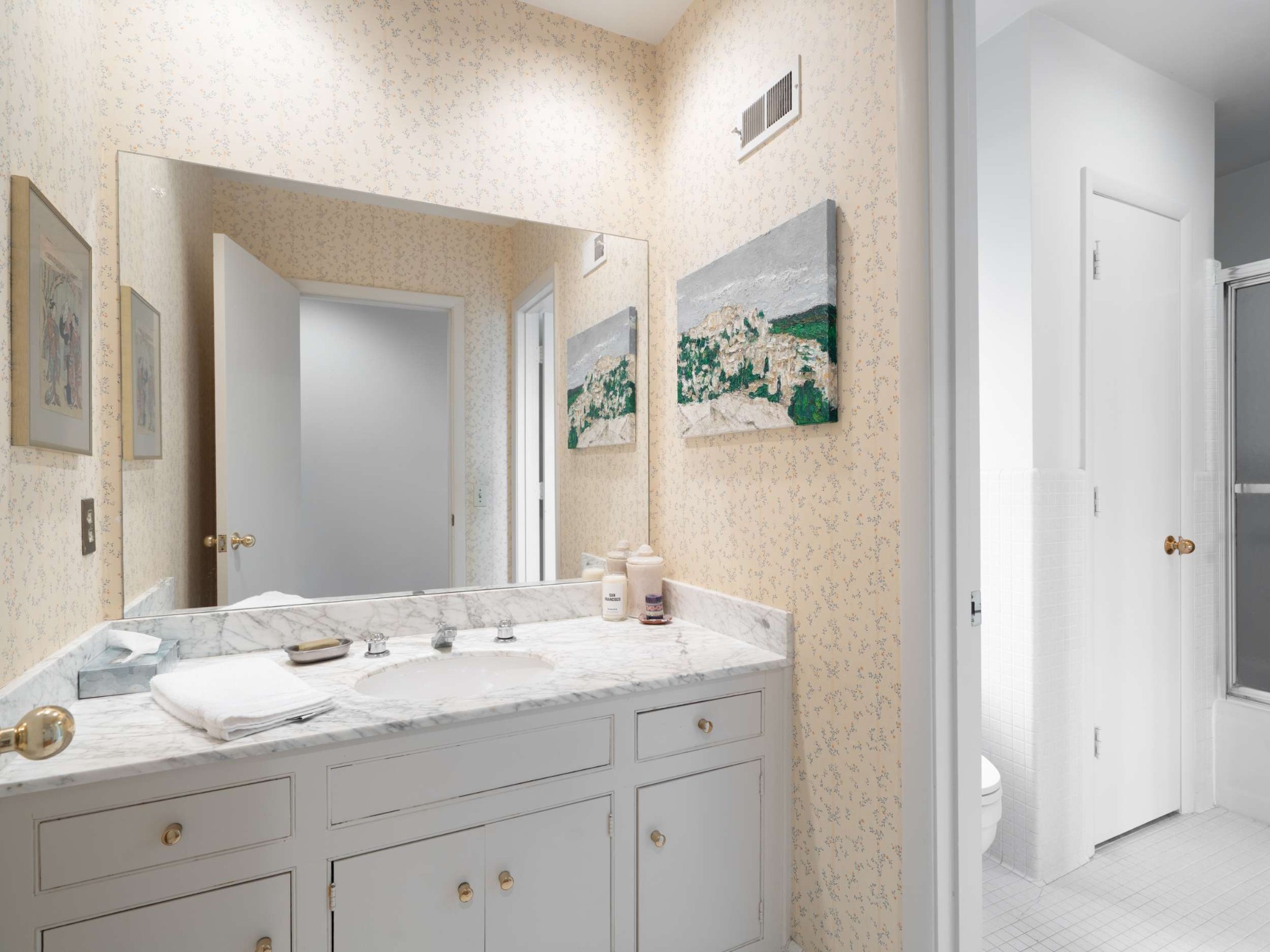 5870 Fredricksburg Dr