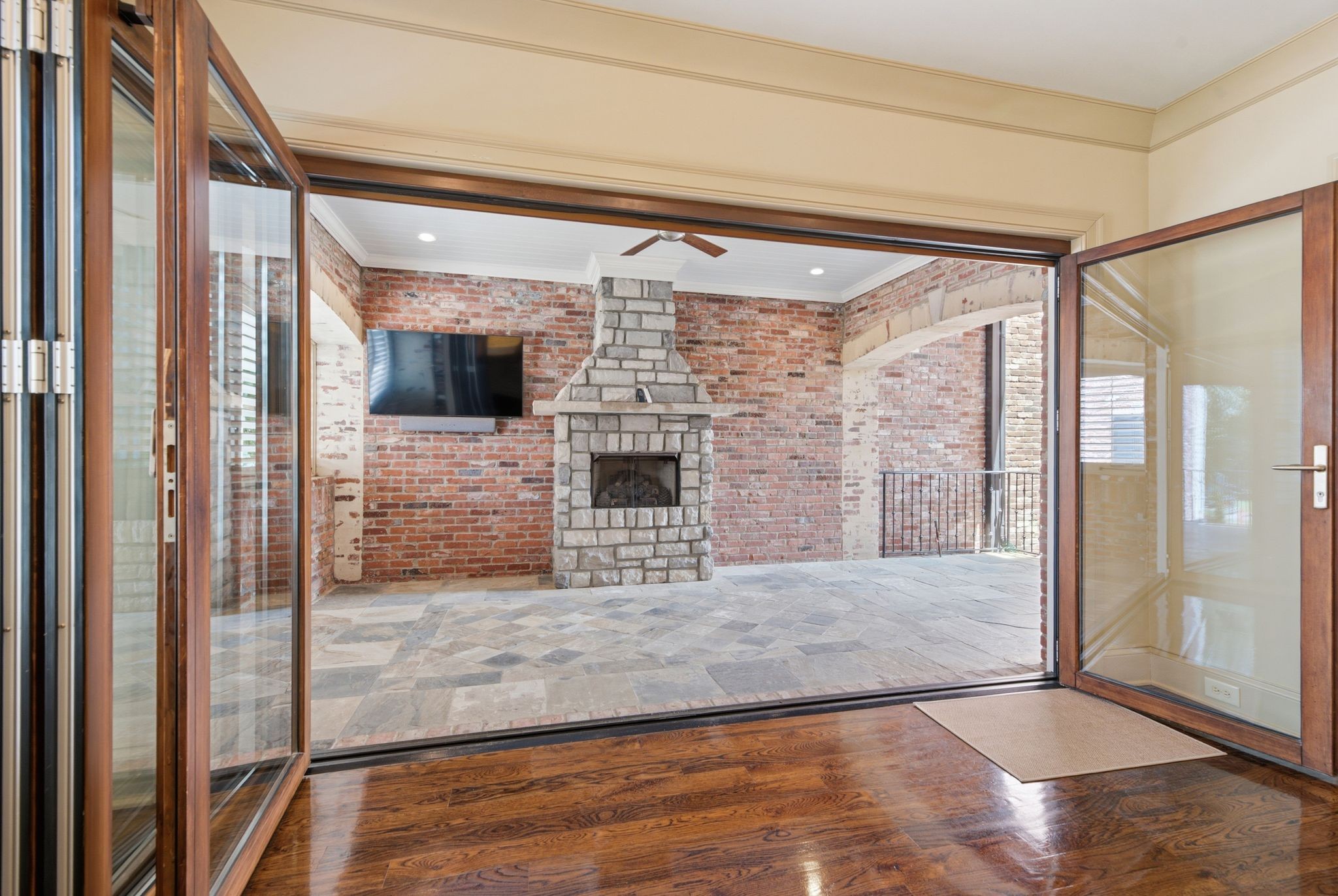 112 West End Close