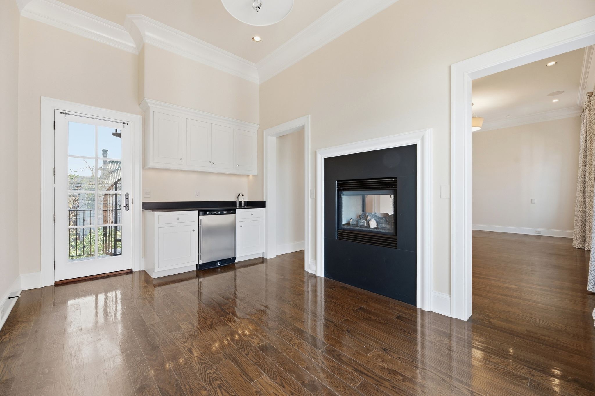 112 West End Close