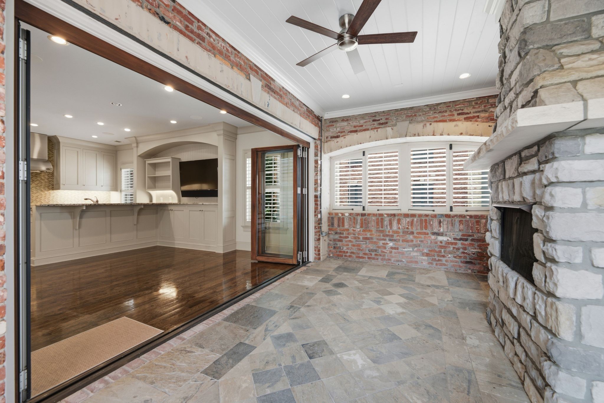 112 West End Close