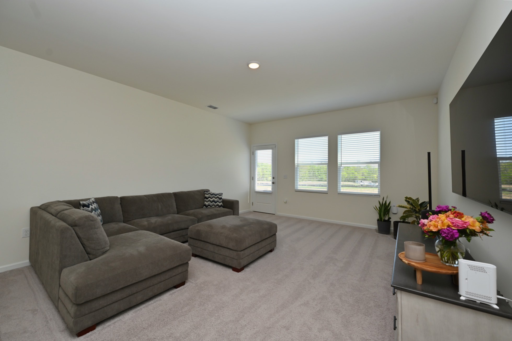 1059 Large Poppy Dr