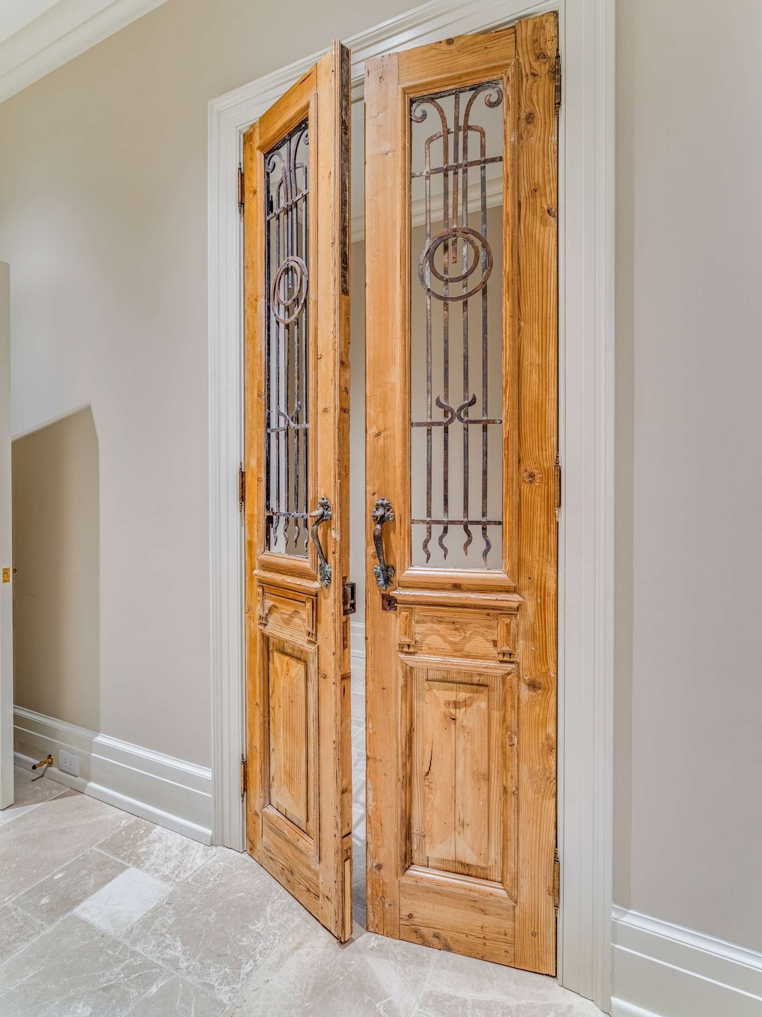 533 Belle Meade Blvd