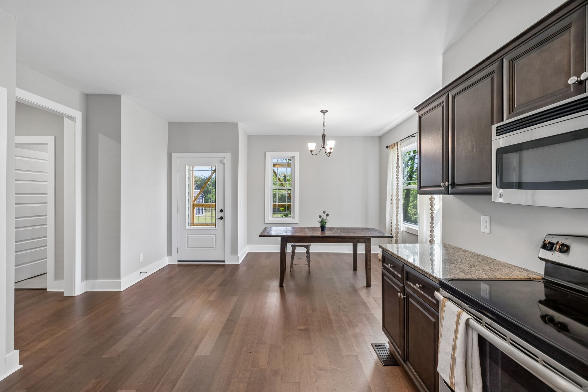 2627 Woodyhill Dr