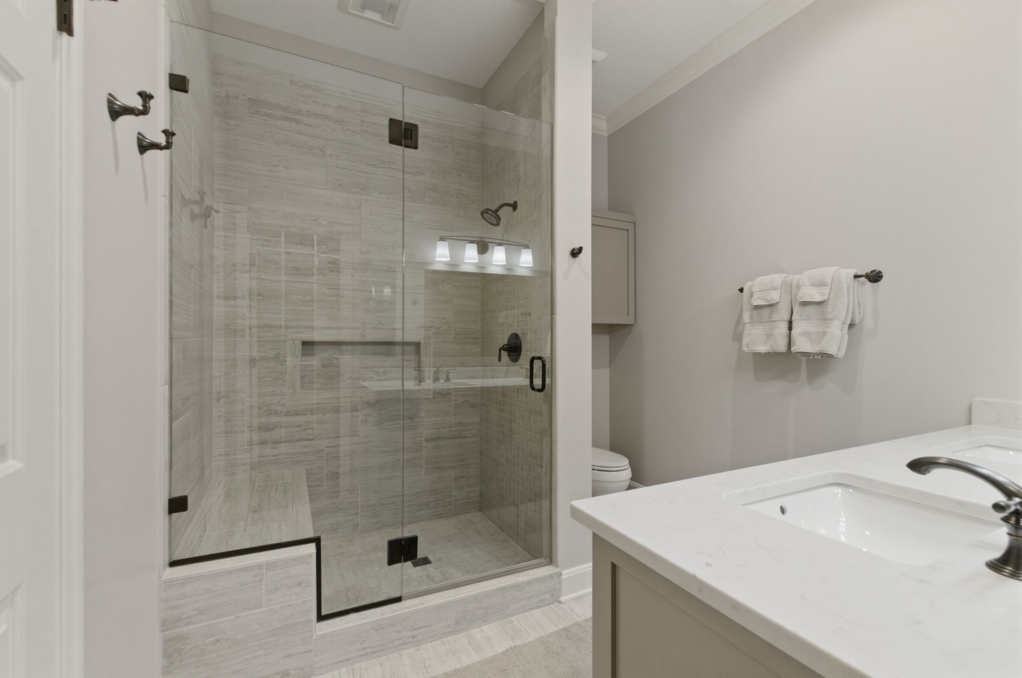 6006 Foxborough Sq, E