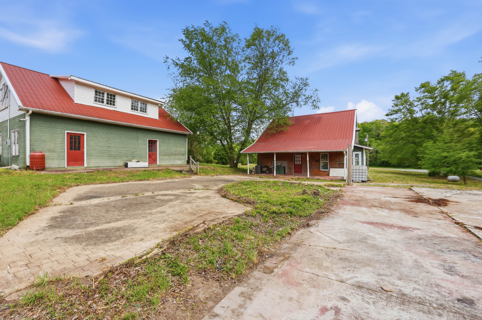 2193 Hughes Rd