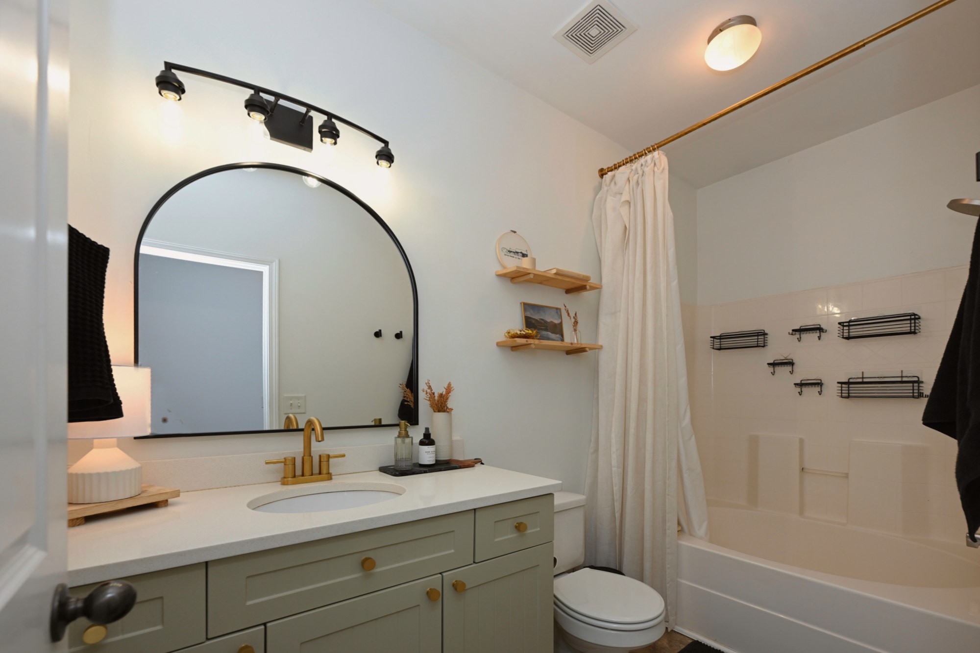 7003 Lenox Village Dr Unit: B11