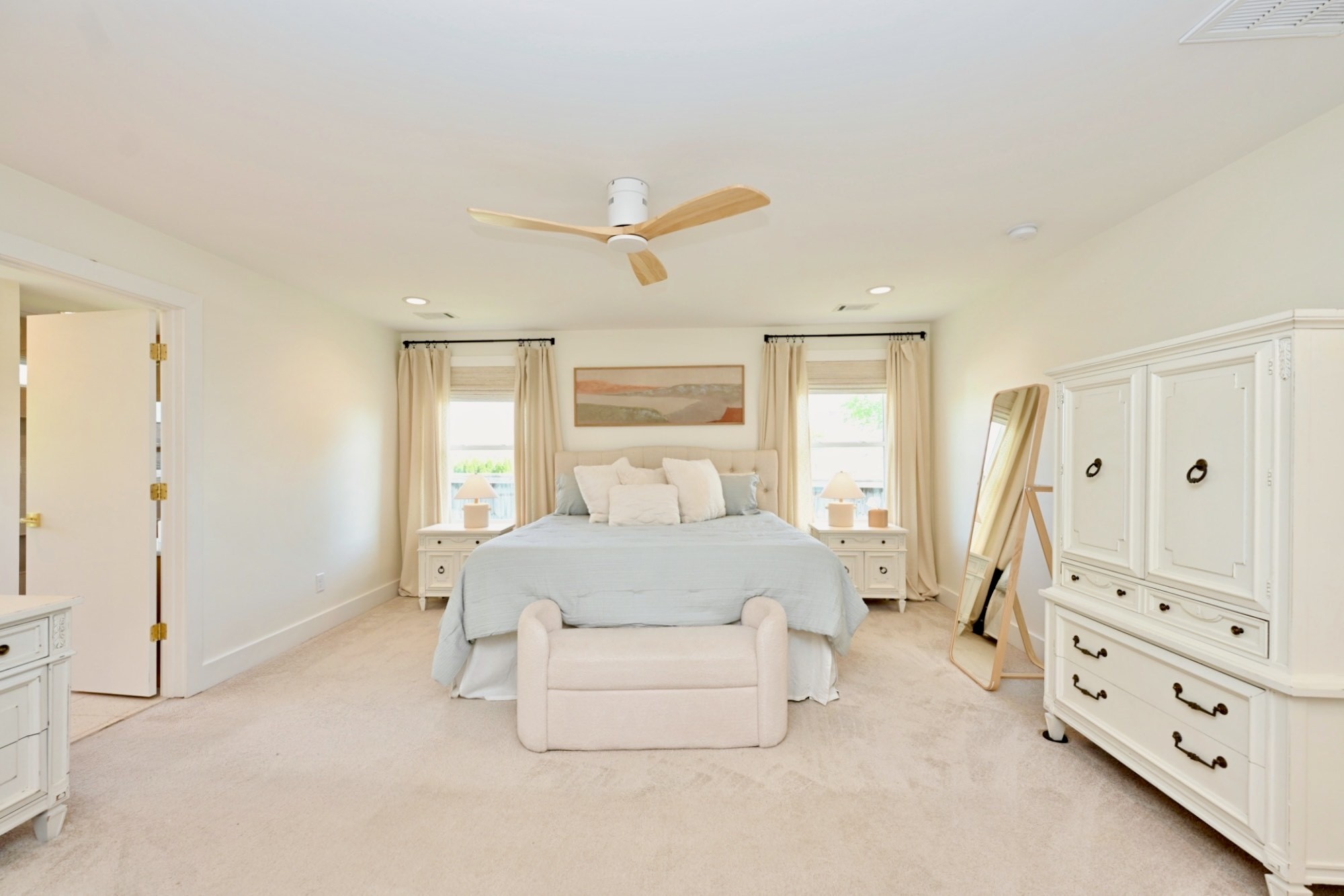 5141 Regent Dr