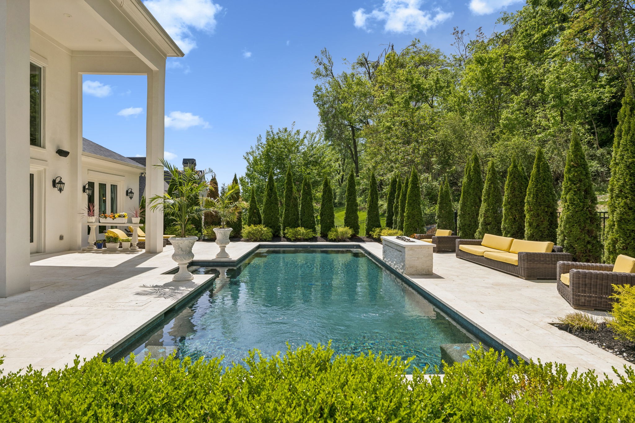 1077 Stockett Dr