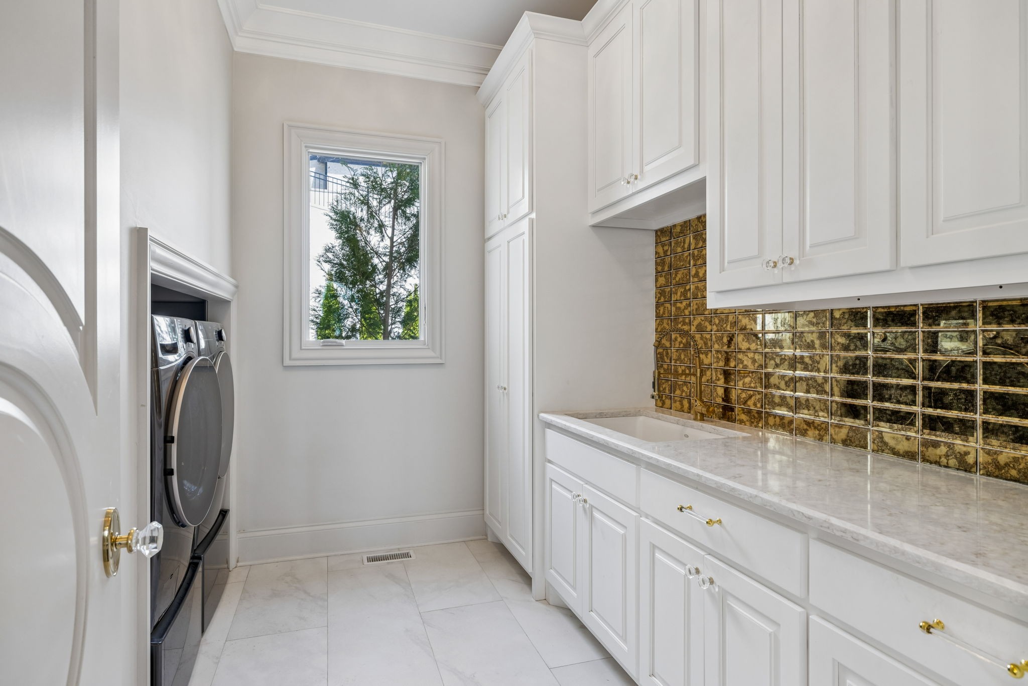 1077 Stockett Dr