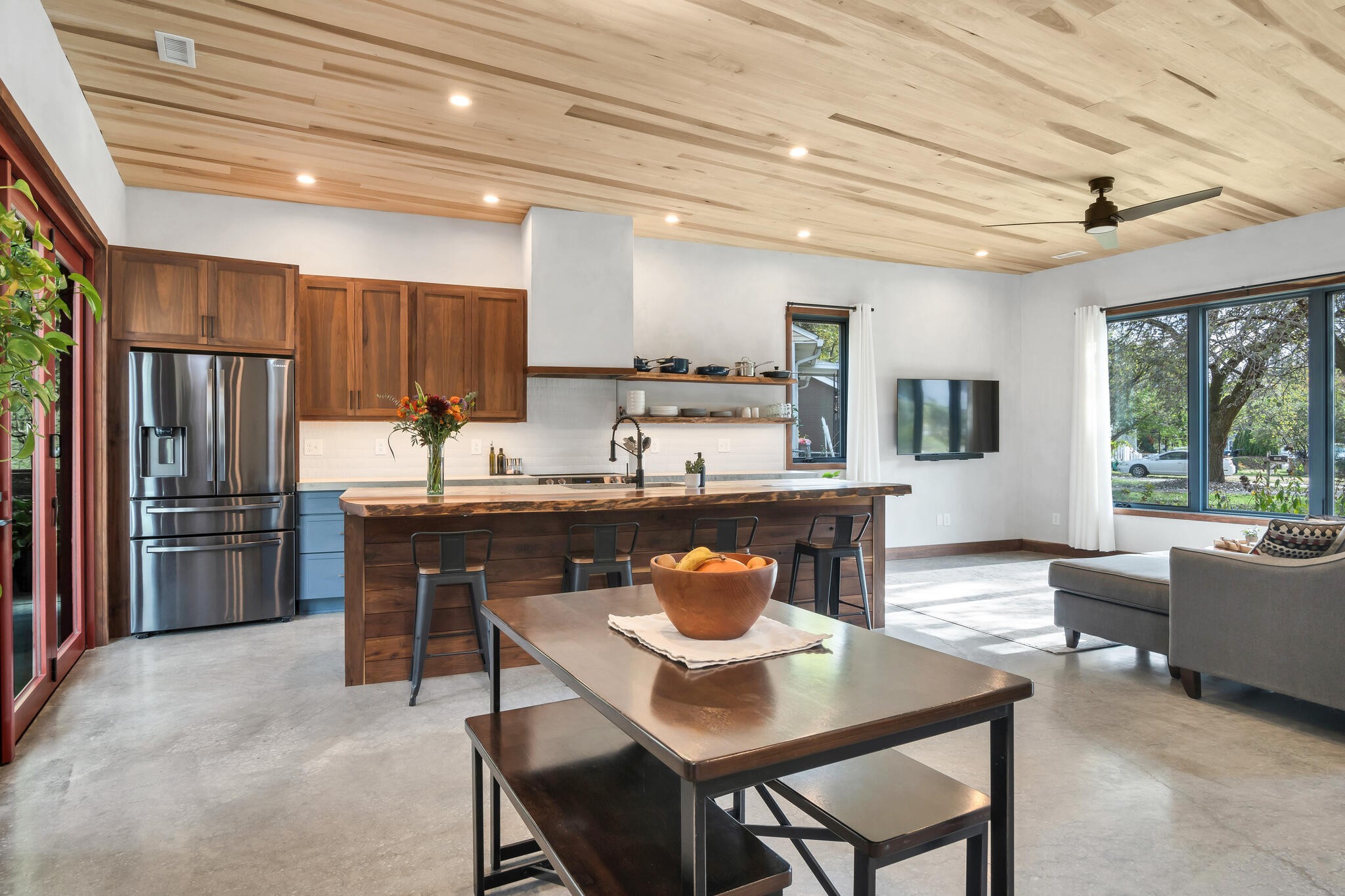 501 Village Ct