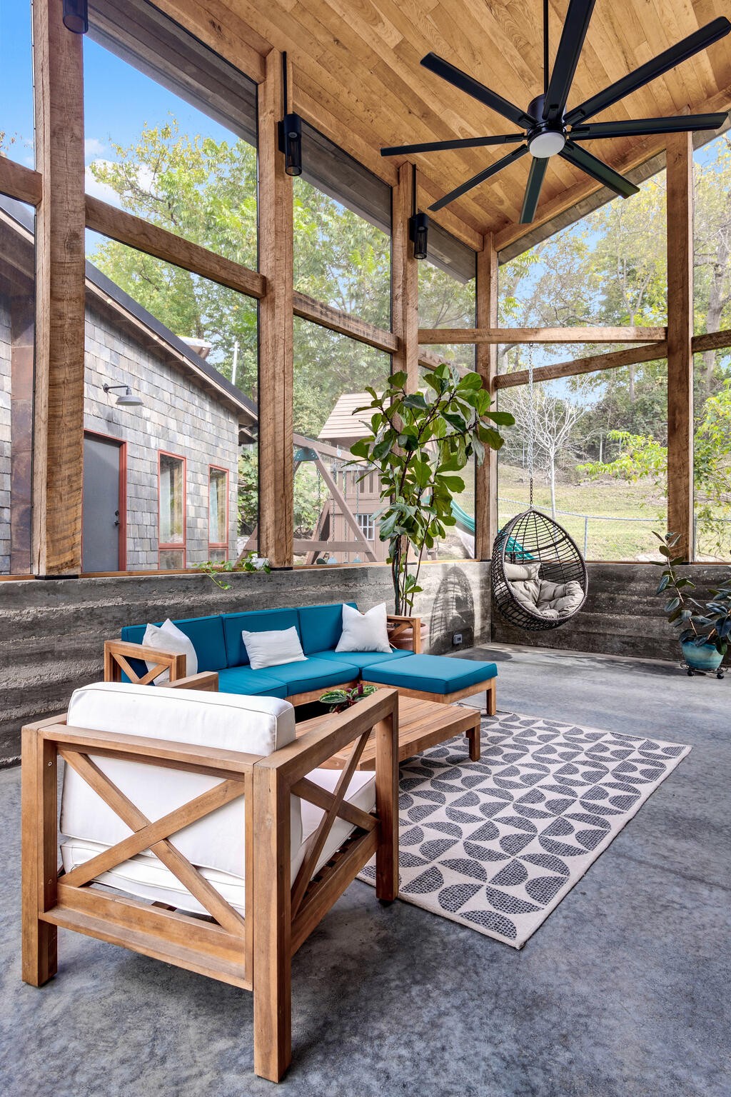 501 Village Ct