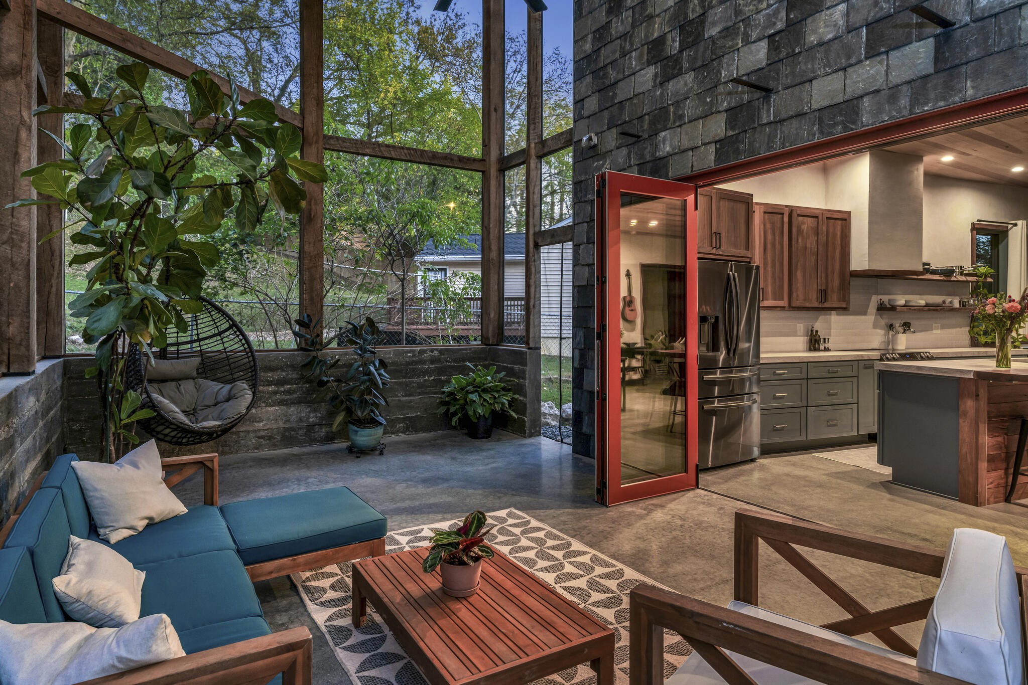 501 Village Ct