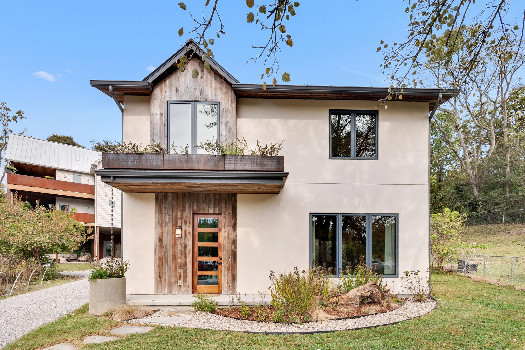 501 Village Ct
