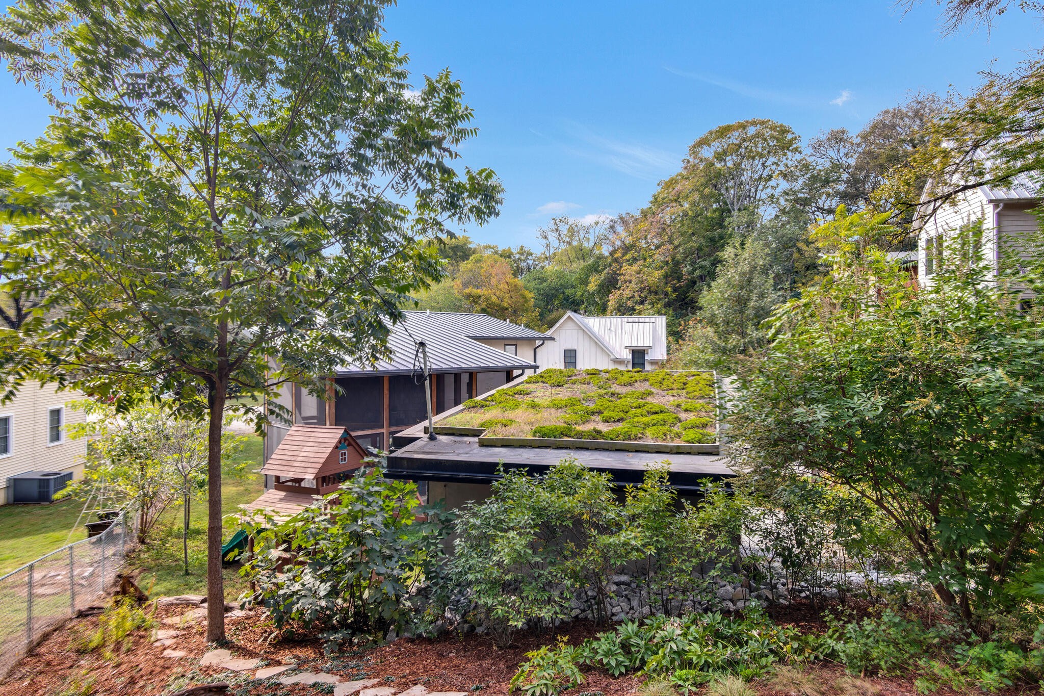 501 Village Ct