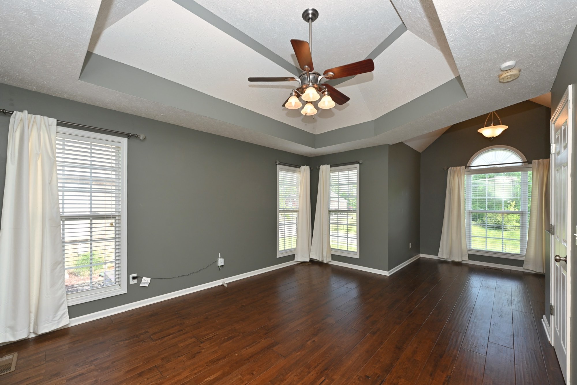 218 Thoroughbred Way