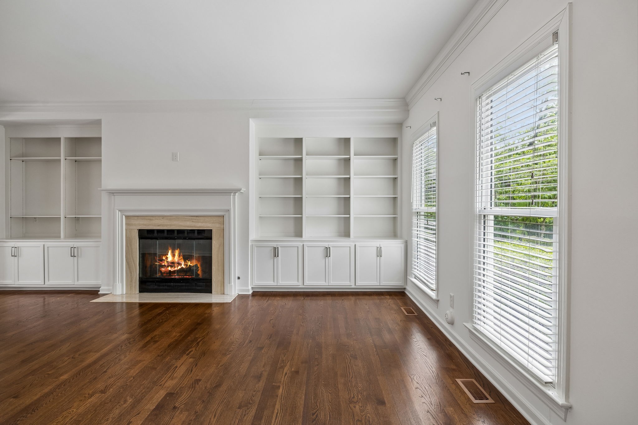 3037 Woodlawn Dr