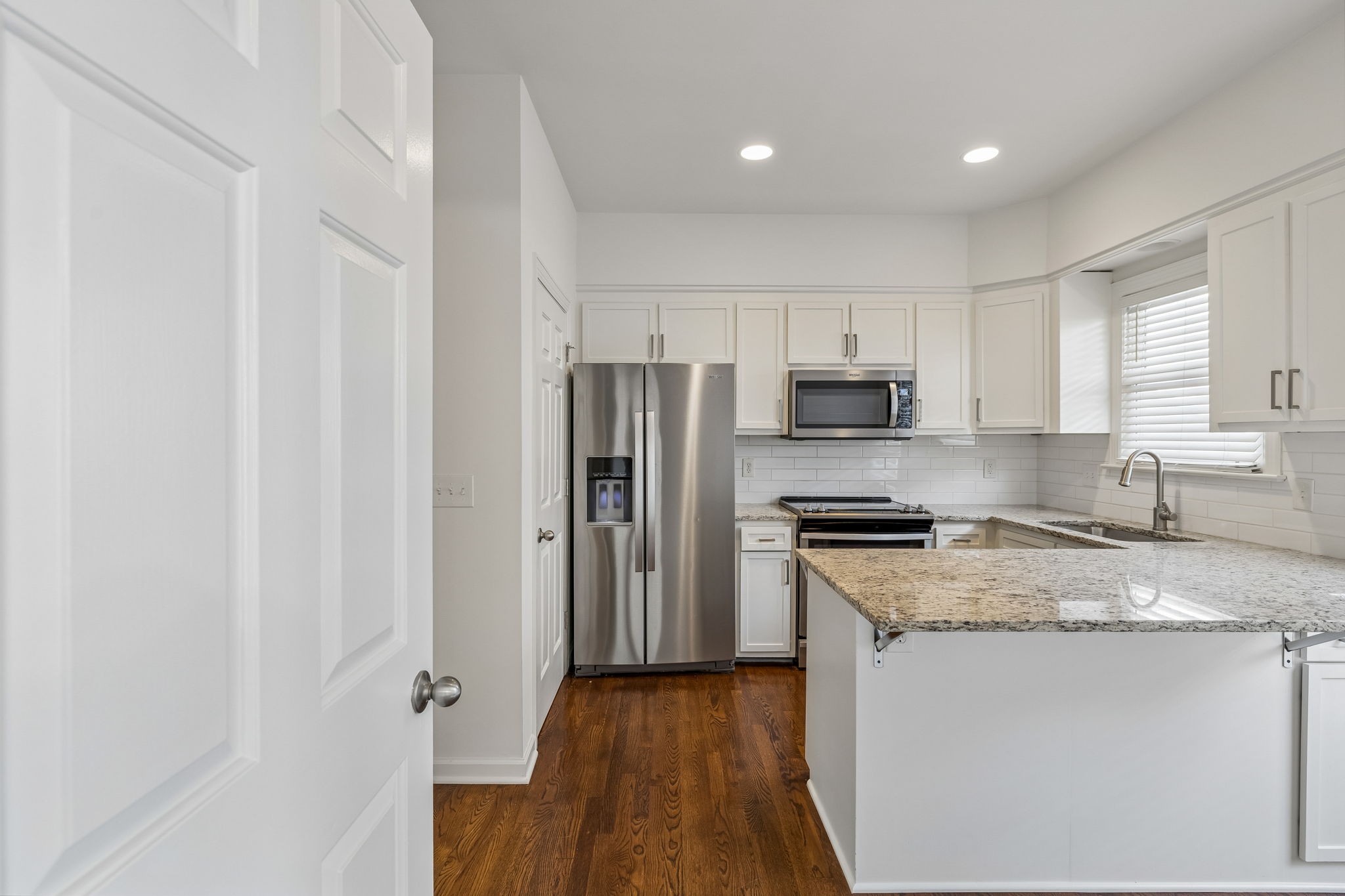 3037 Woodlawn Dr