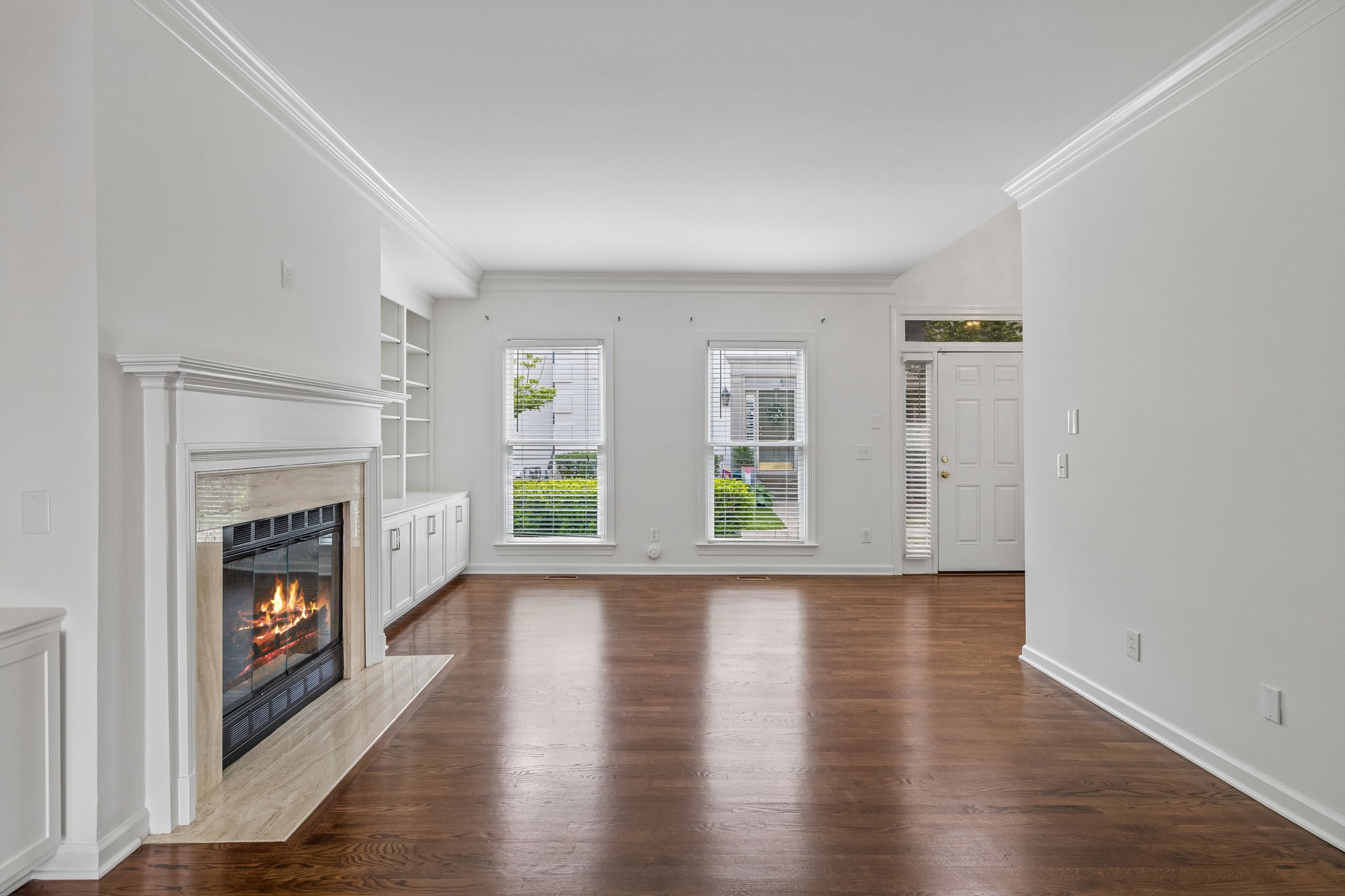 3037 Woodlawn Dr