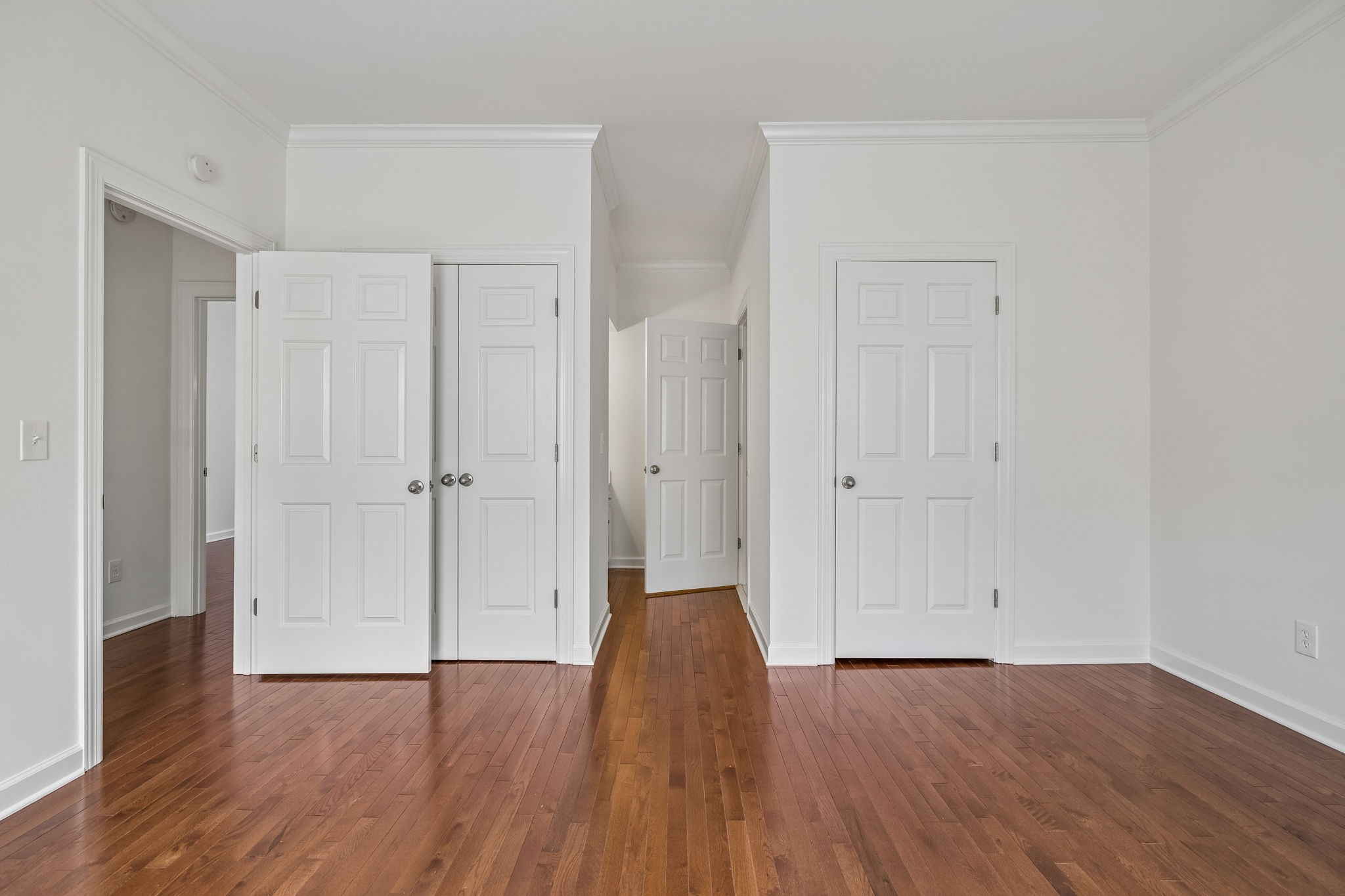 3037 Woodlawn Dr